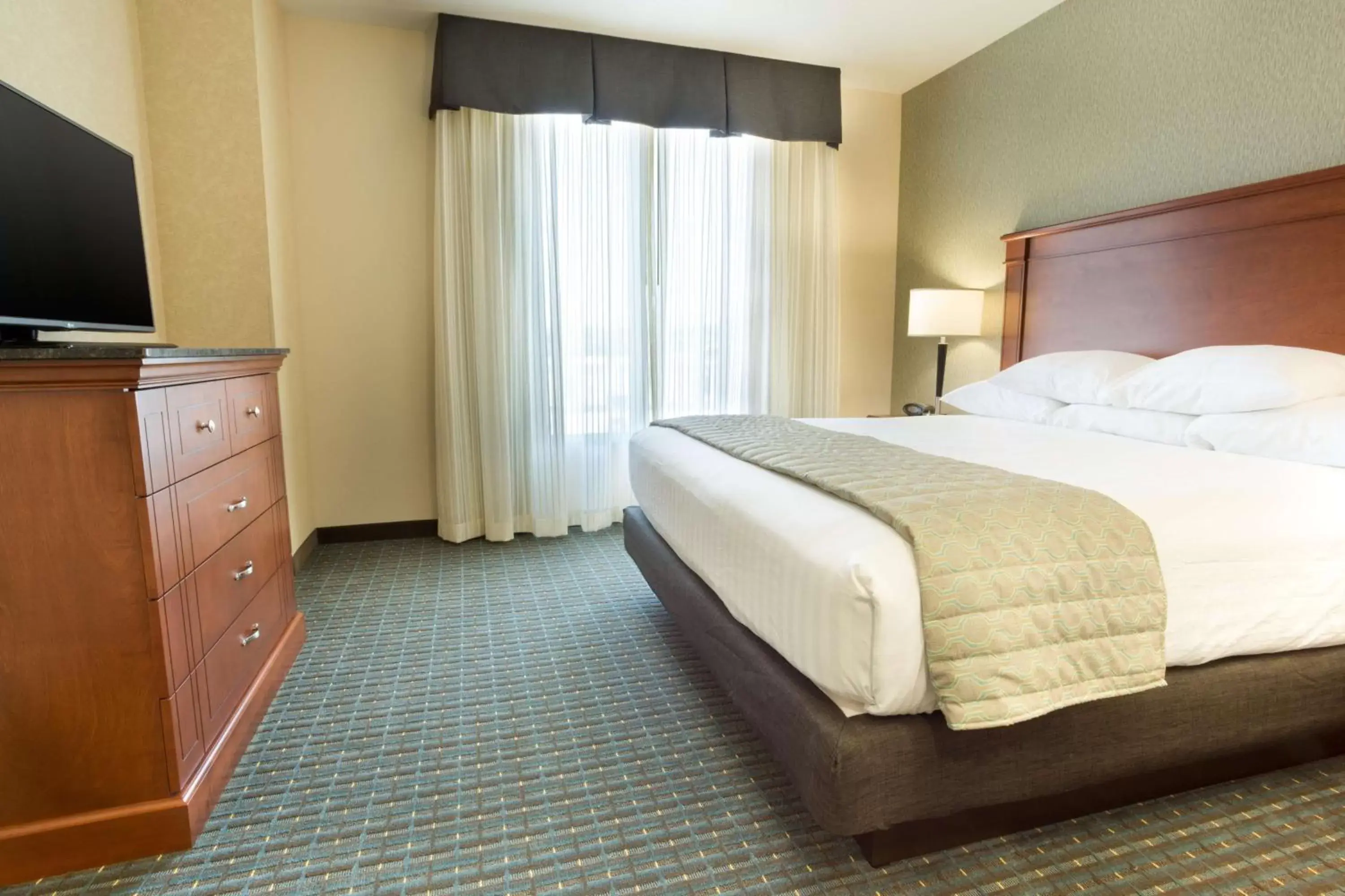 Photo of the whole room, Bed in Drury Inn & Suites Colorado Springs Near the Air Force Academy