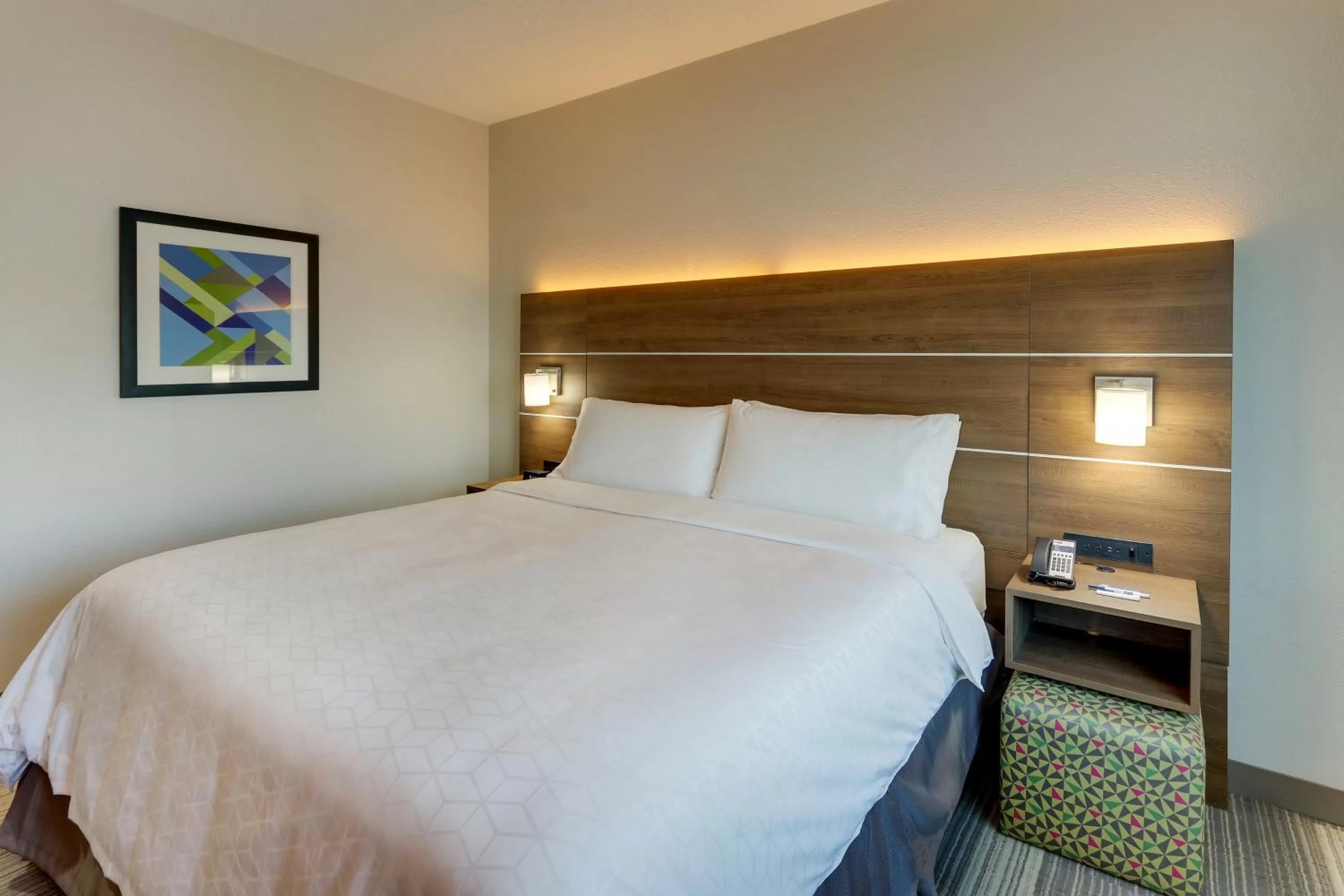 Bedroom, Bed in Holiday Inn Express - Cincinnati North - Monroe by IHG