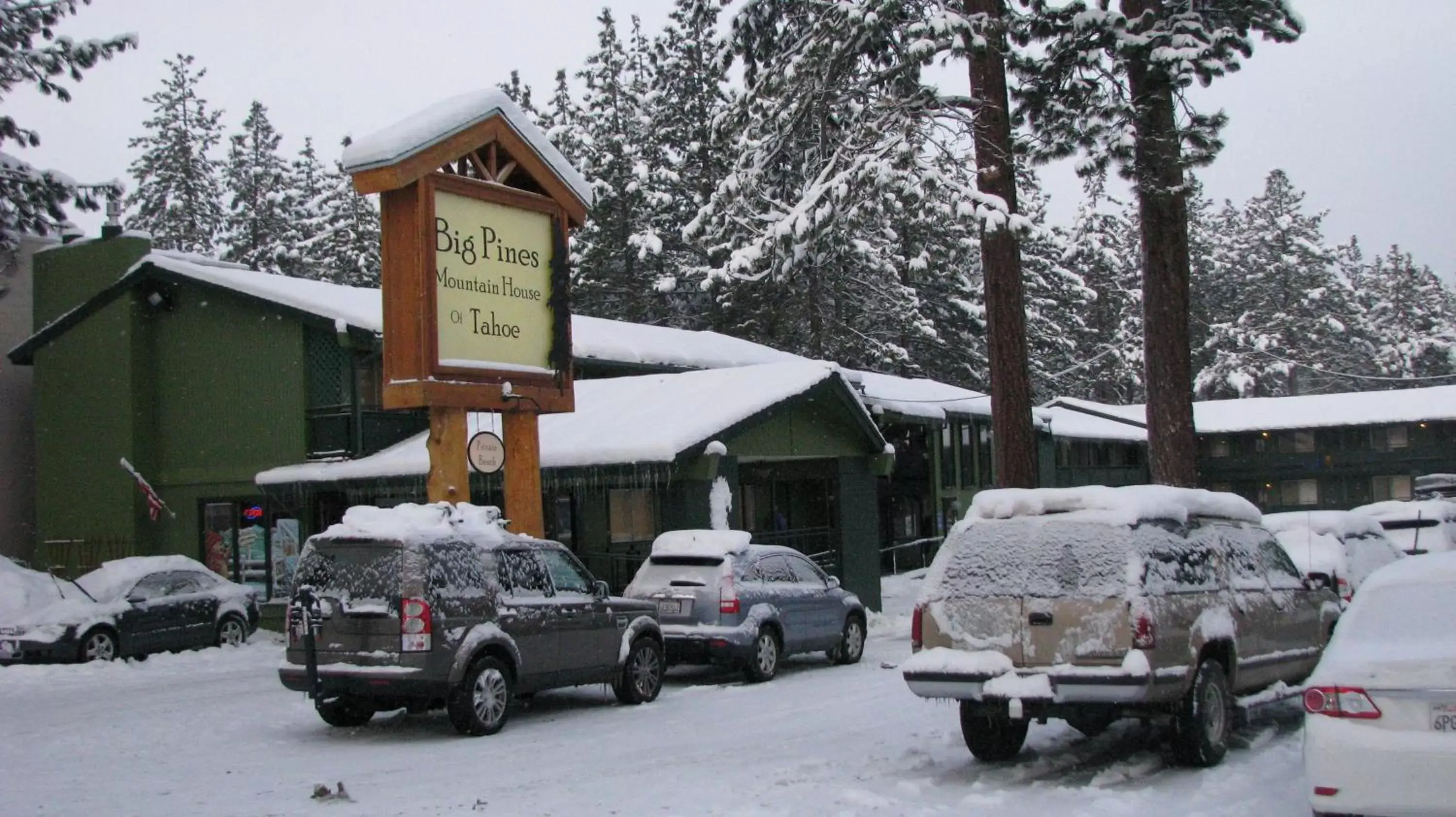 Facade/entrance, Winter in Big Pines Mountain House