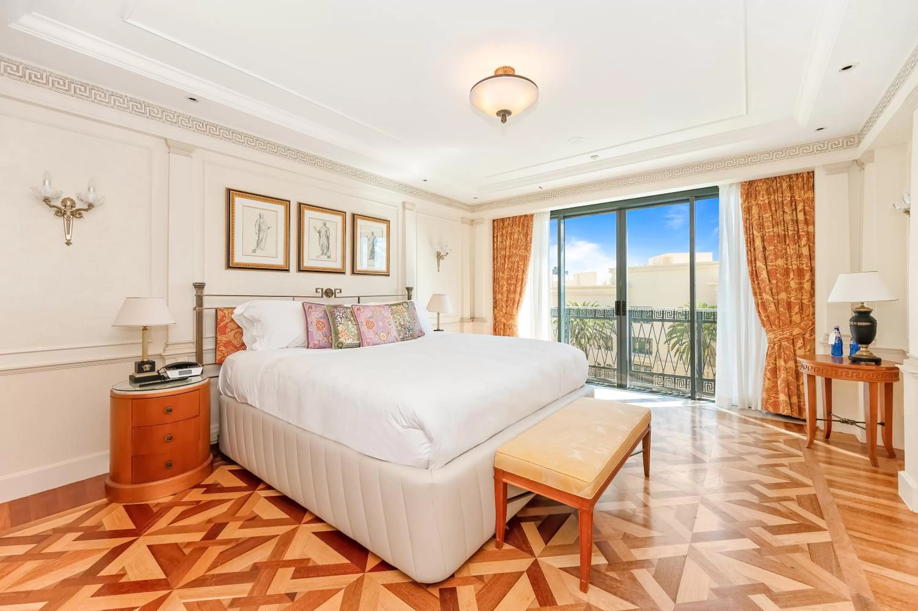 Photo of the whole room, Bed in Imperial Hotel Gold Coast