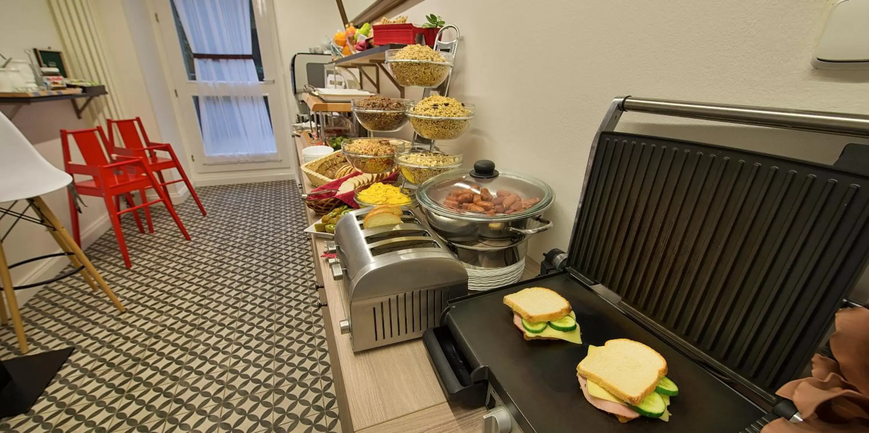Buffet breakfast, Restaurant/Places to Eat in Hotel Suite Home Prague