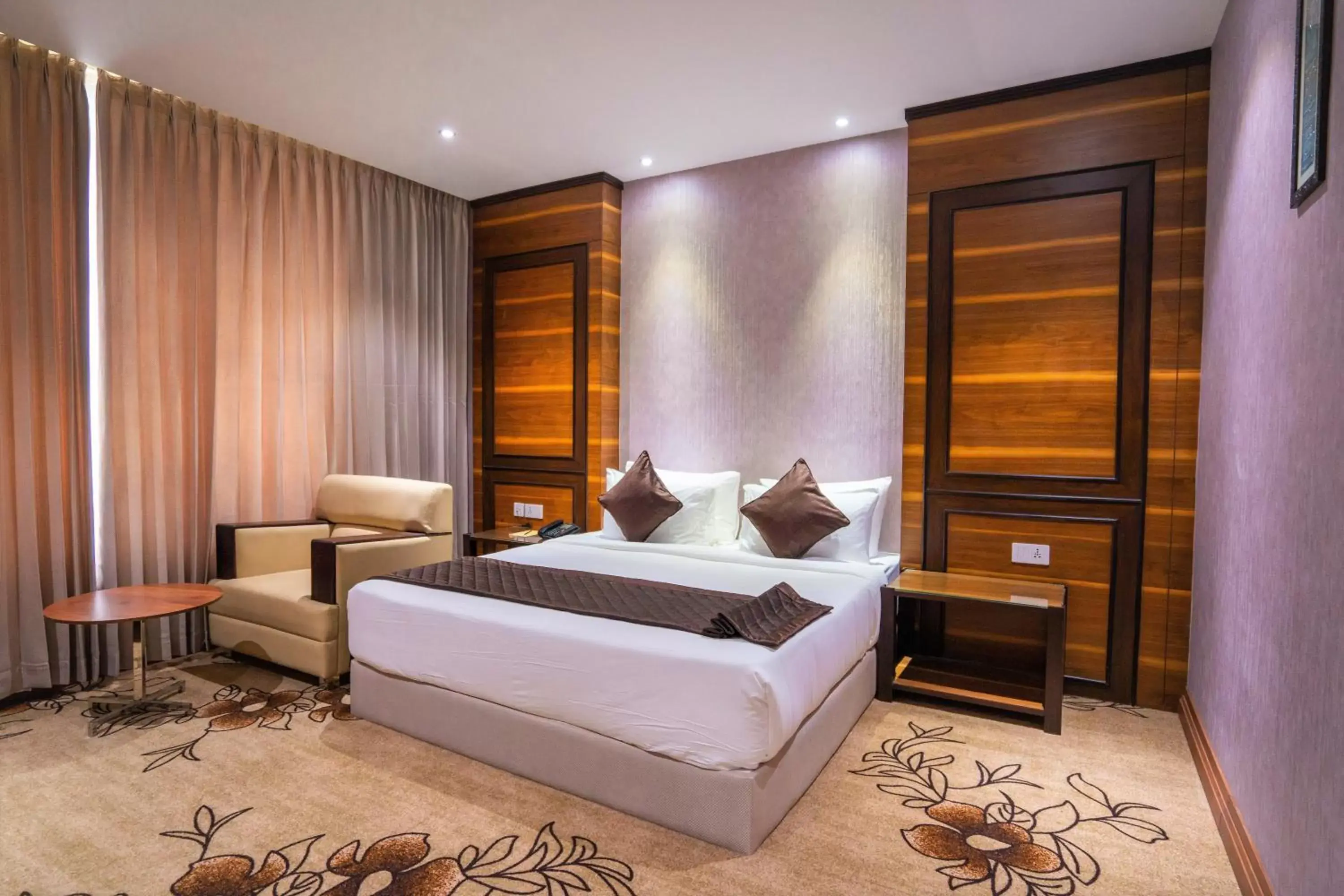 Junior Suite - single occupancy in Hotel Hills Junior Suite - single occupancy in Hotel Hills