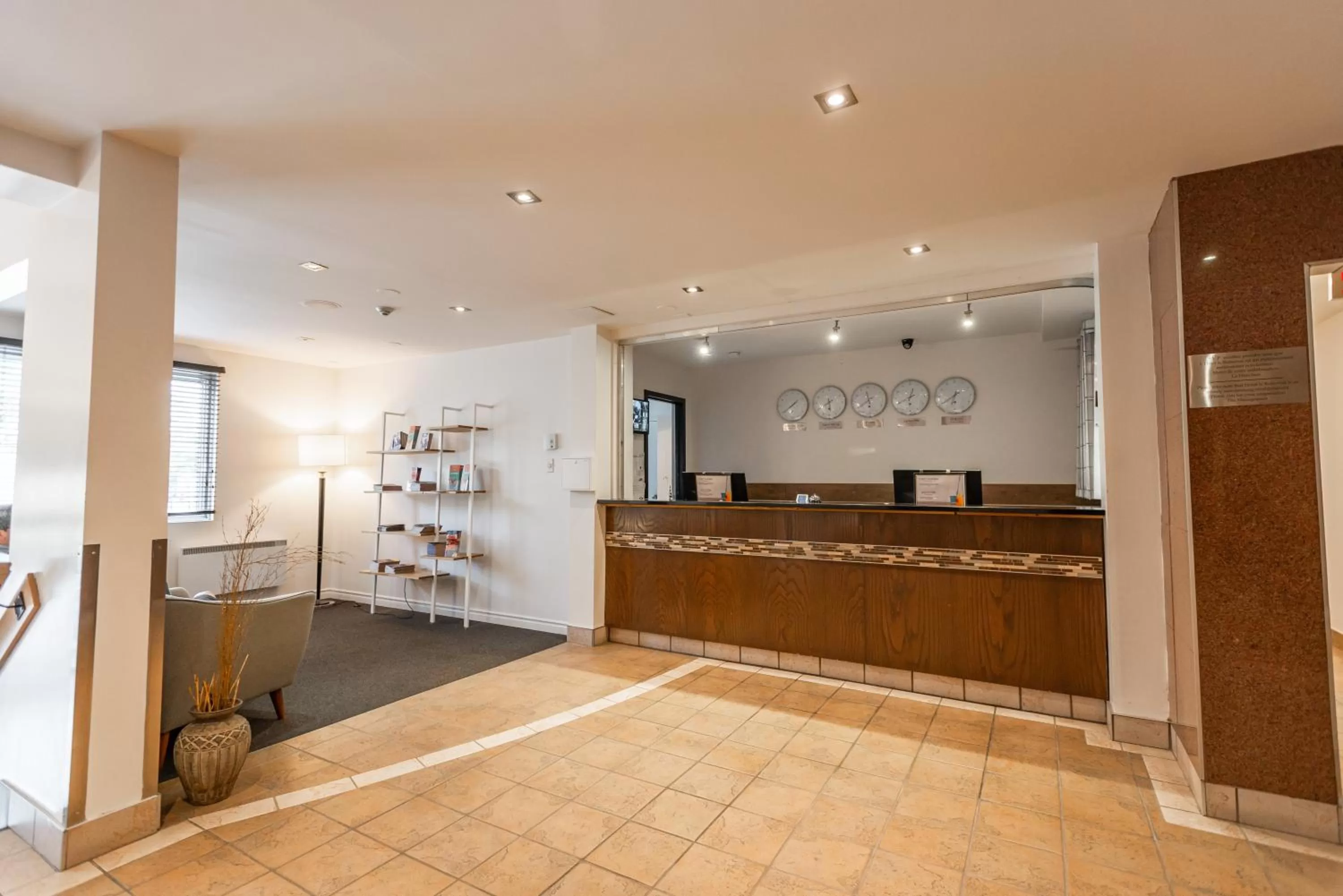 Lobby or reception in Hotel le Roberval