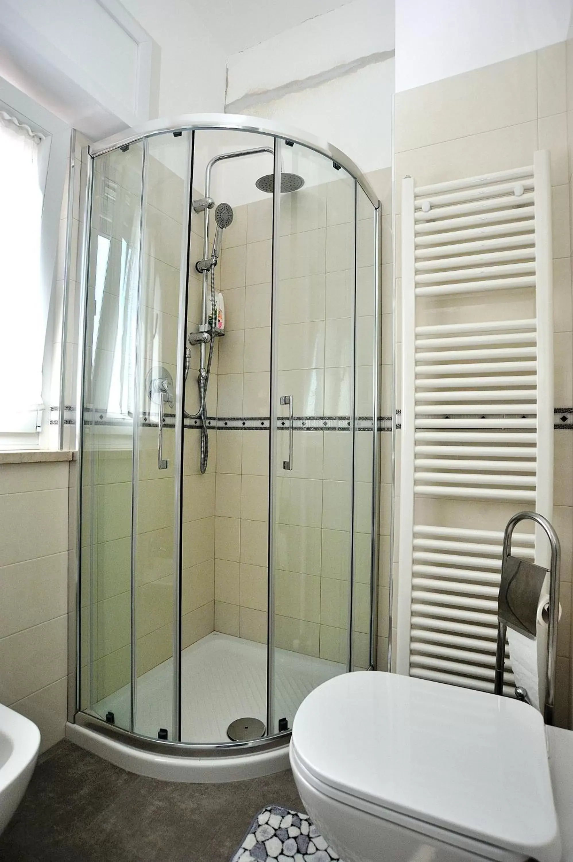 Shower, Bathroom in Bed & Breakfast Sforza 19