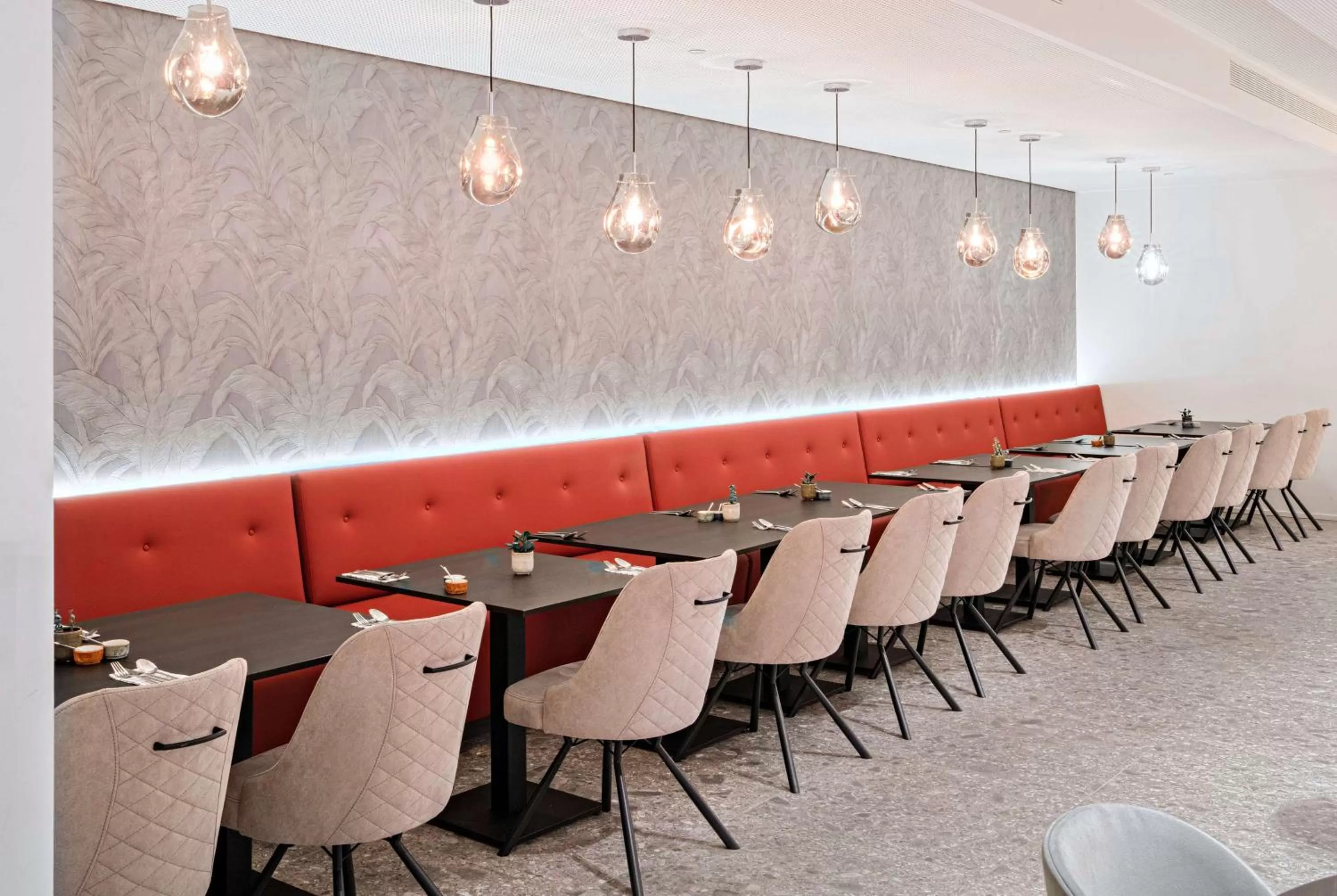 Restaurant/places to eat in Radisson Blu Hotel, Bruges