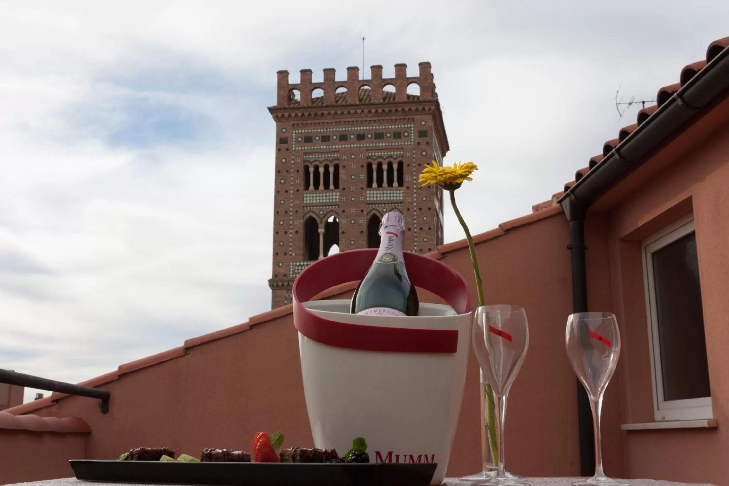 Decorative detail in Hotel Torico Plaza