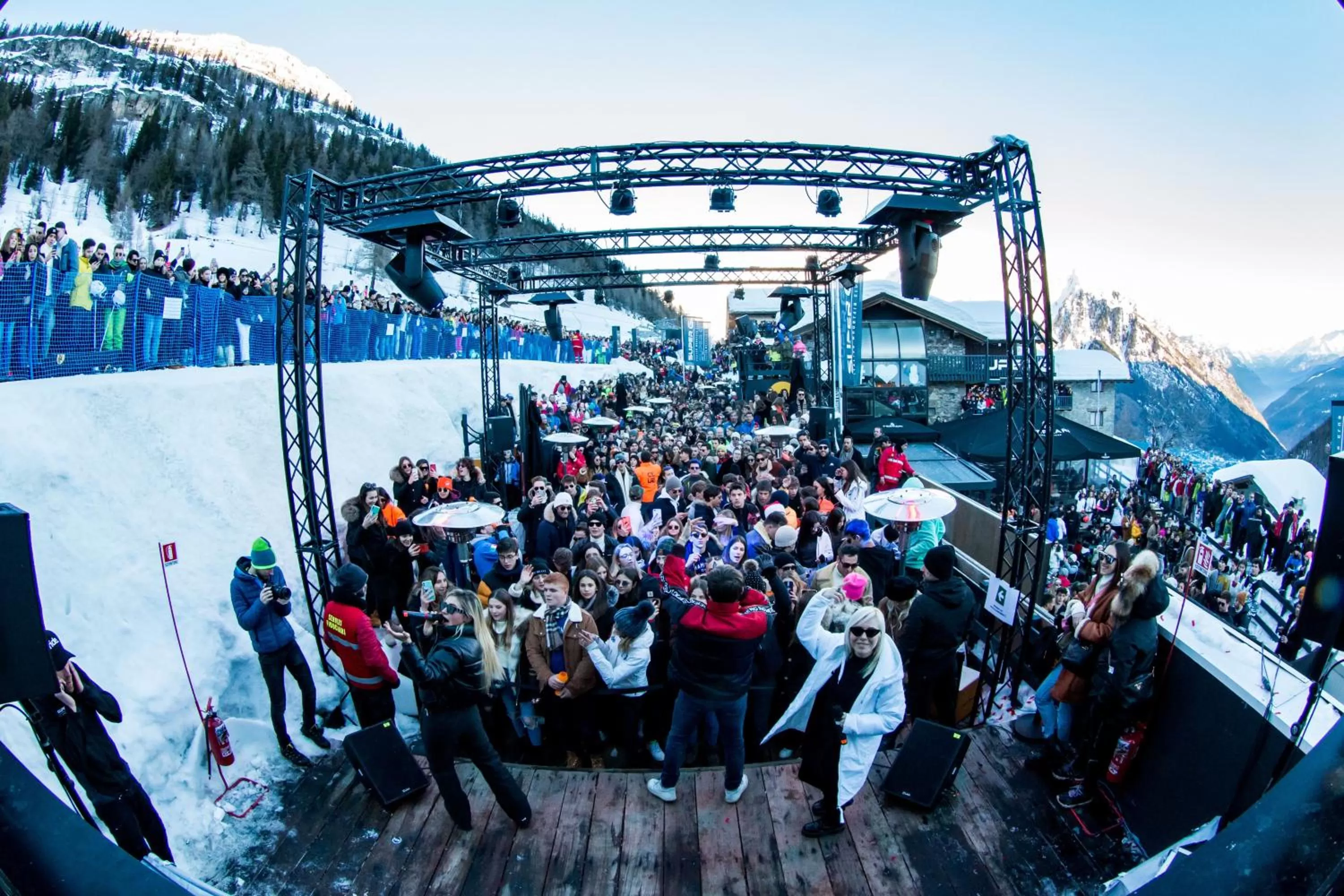 Neighbourhood in Super G