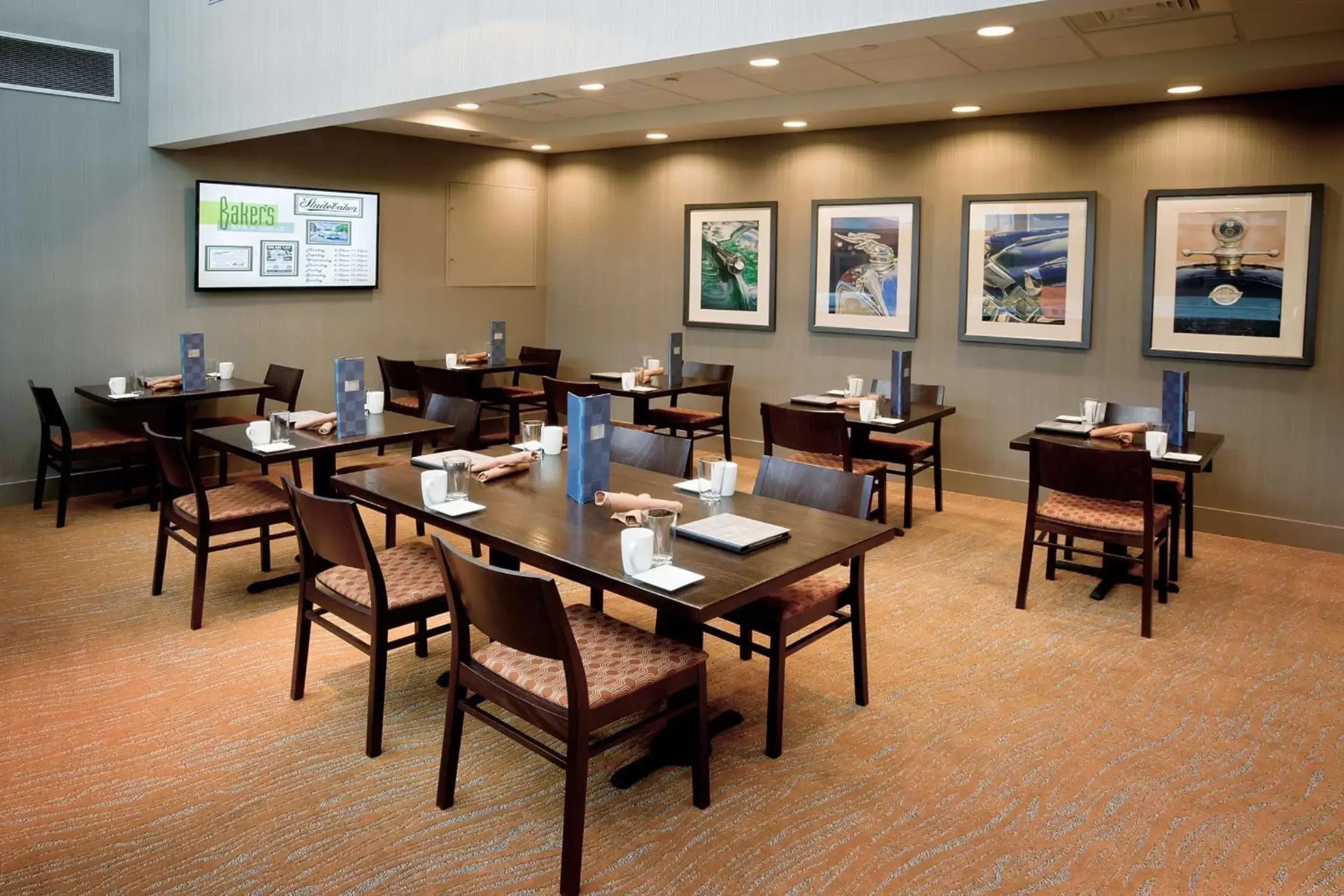 Restaurant/Places to Eat in DoubleTree by Hilton Hotel South Bend
