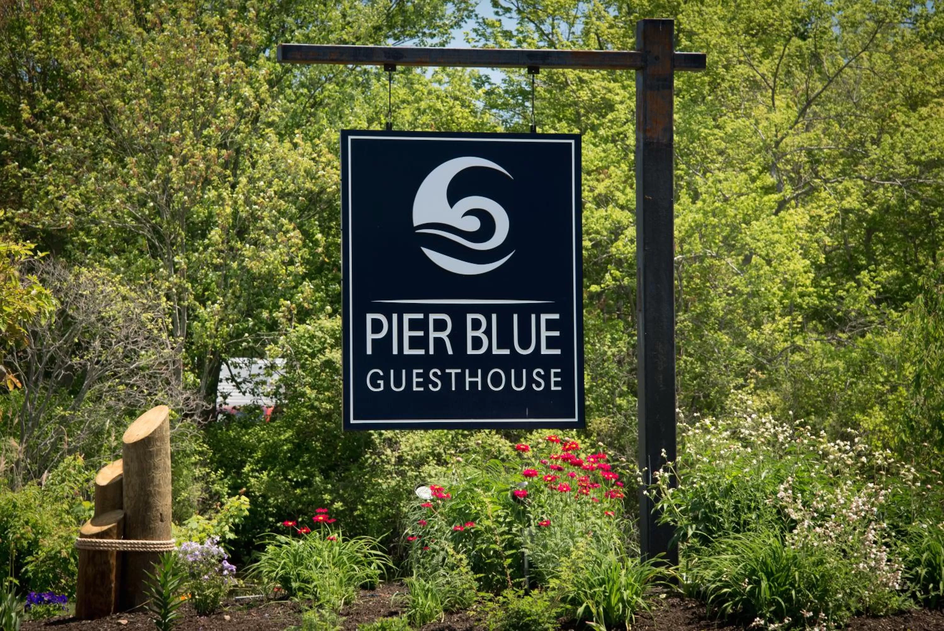 Property logo or sign in PIER BLUE INN Old Saybrook - Essex