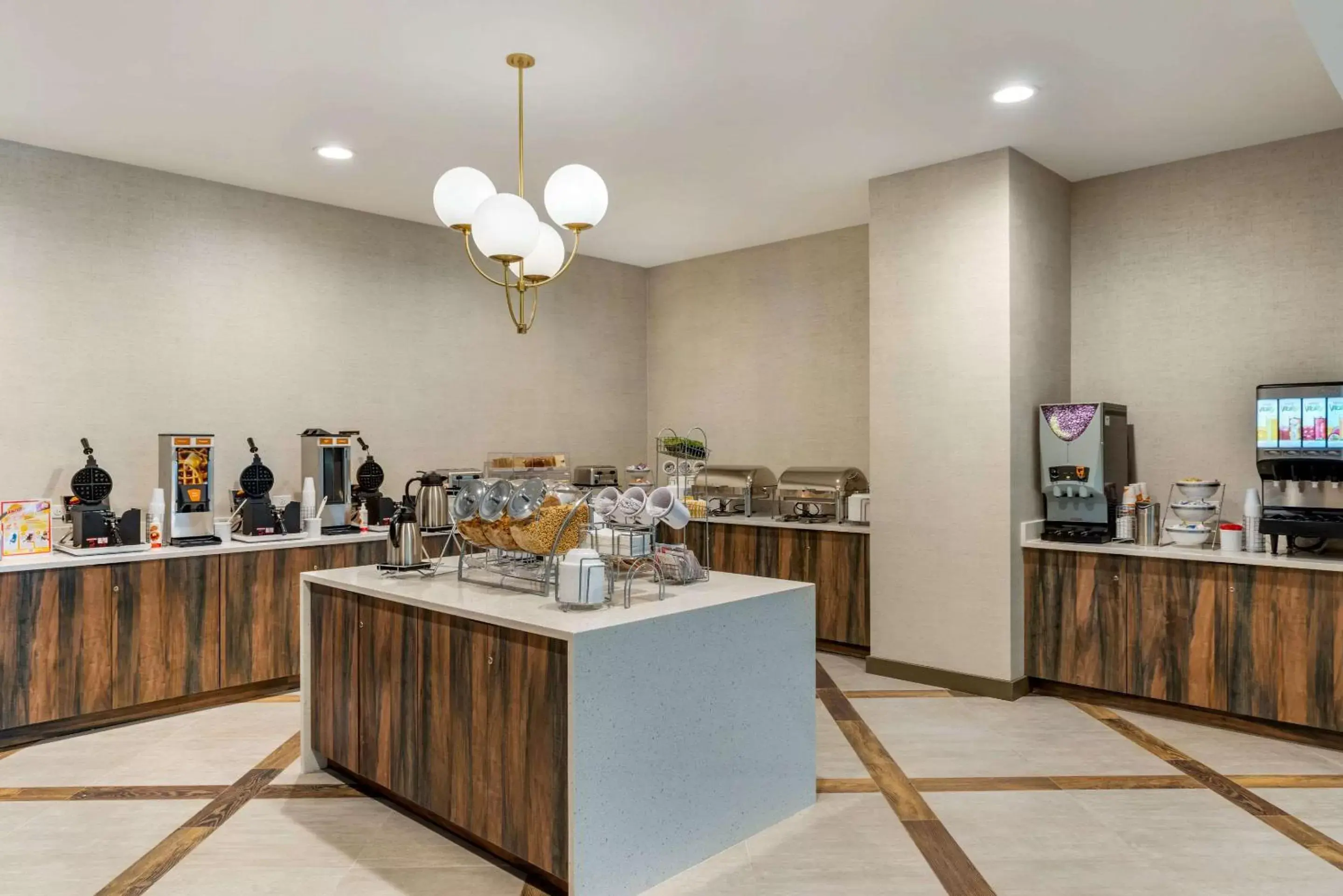 Restaurant/Places to Eat in Comfort Inn & Suites Miami International Airport