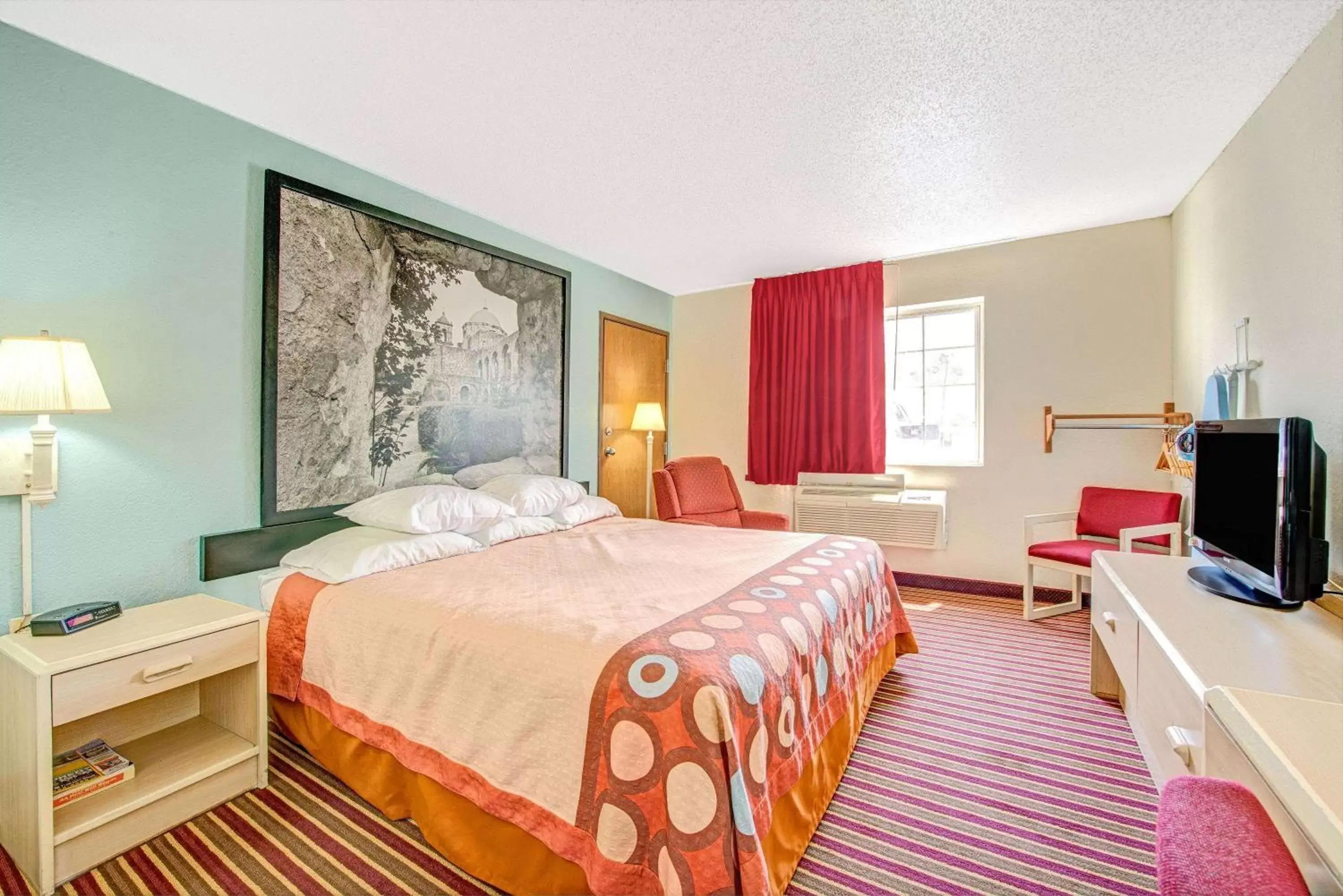 Photo of the whole room in Super 8 by Wyndham San Antonio/Fiesta