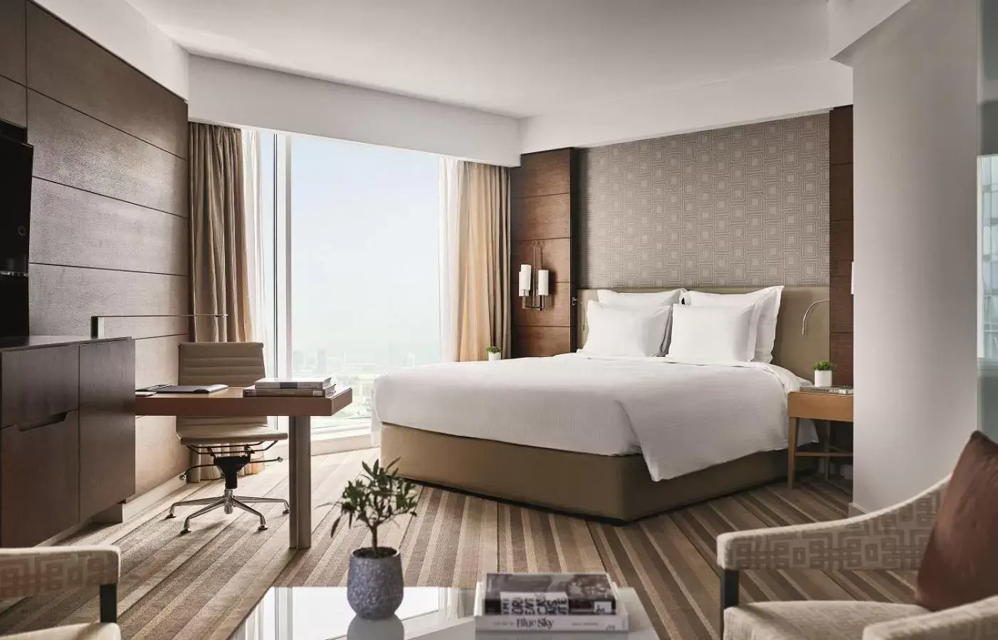 Photo of the whole room, Bed in Pullman Doha West Bay