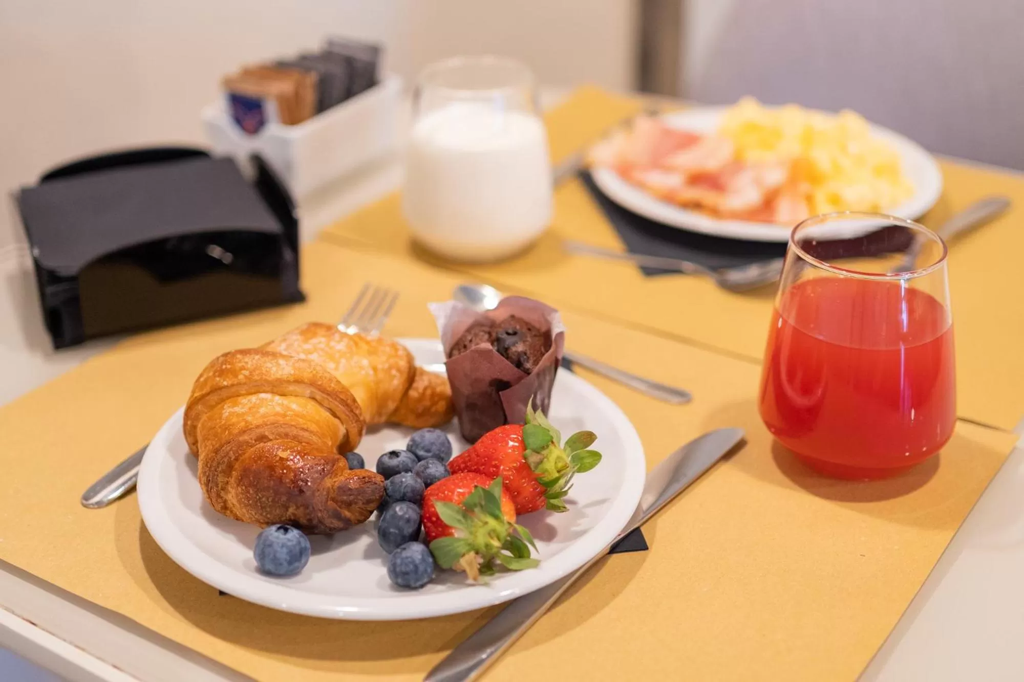 Restaurant/places to eat in El Homs Palace Hotel