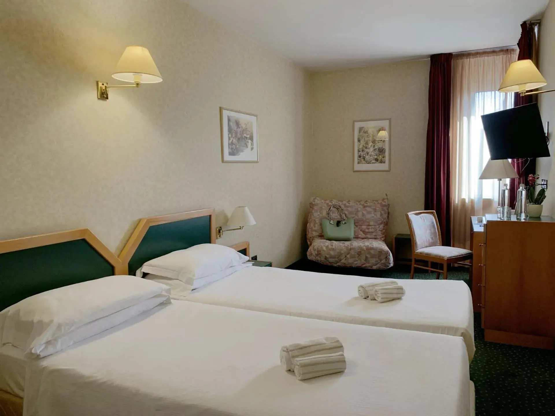Bedroom, Bed in Hotel Nettuno
