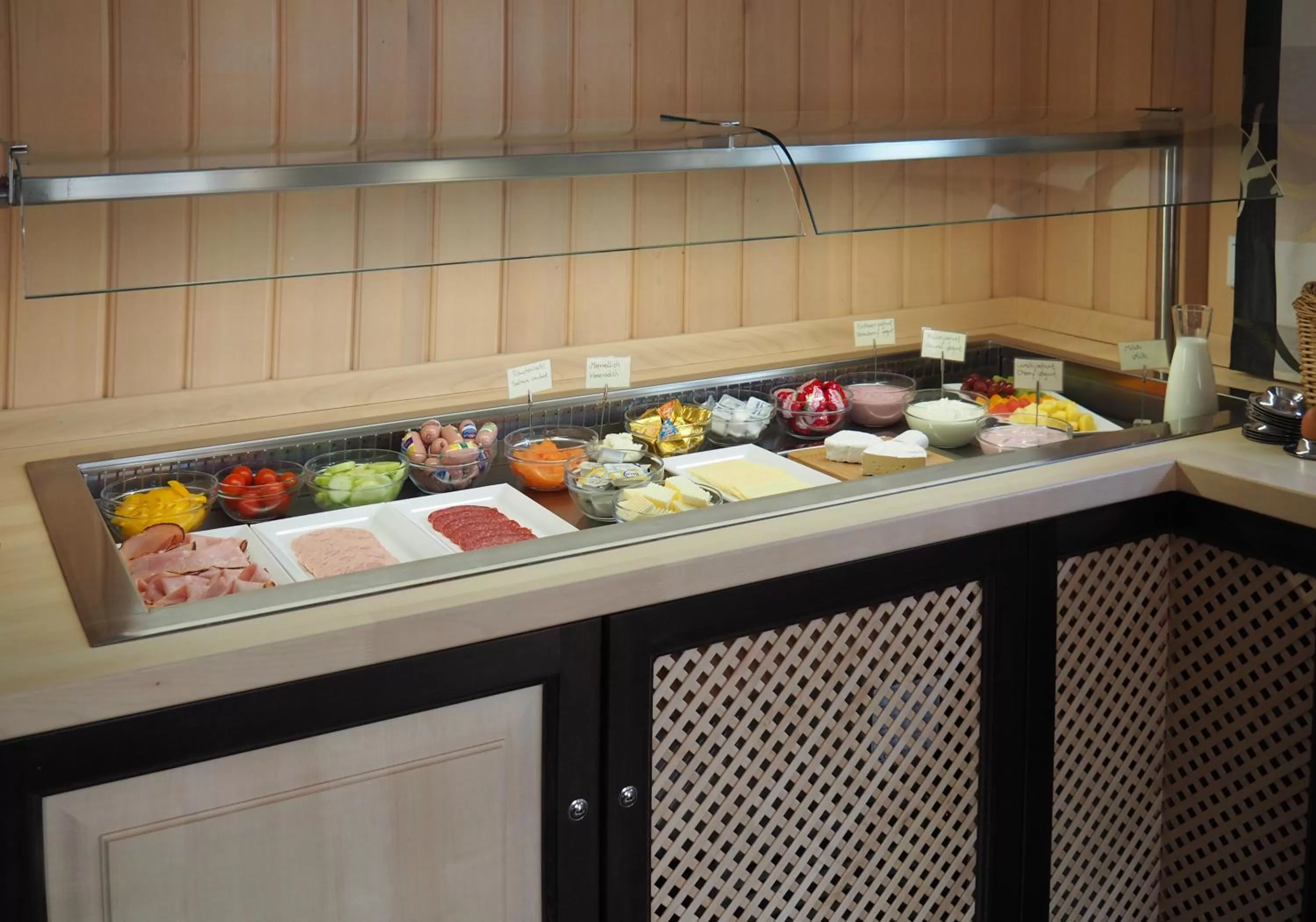 Buffet breakfast in Gasthof Bögl