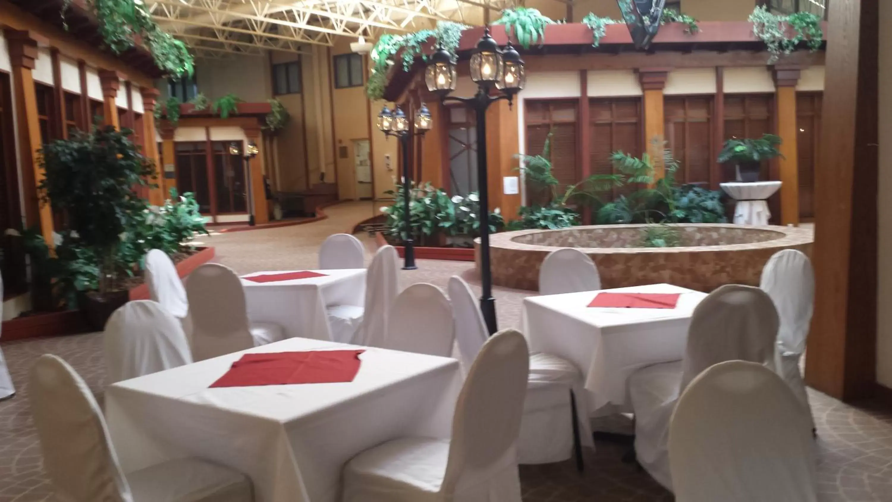 Restaurant/places to eat, Banquet Facilities in Canad Inns Destination Centre Fort Garry