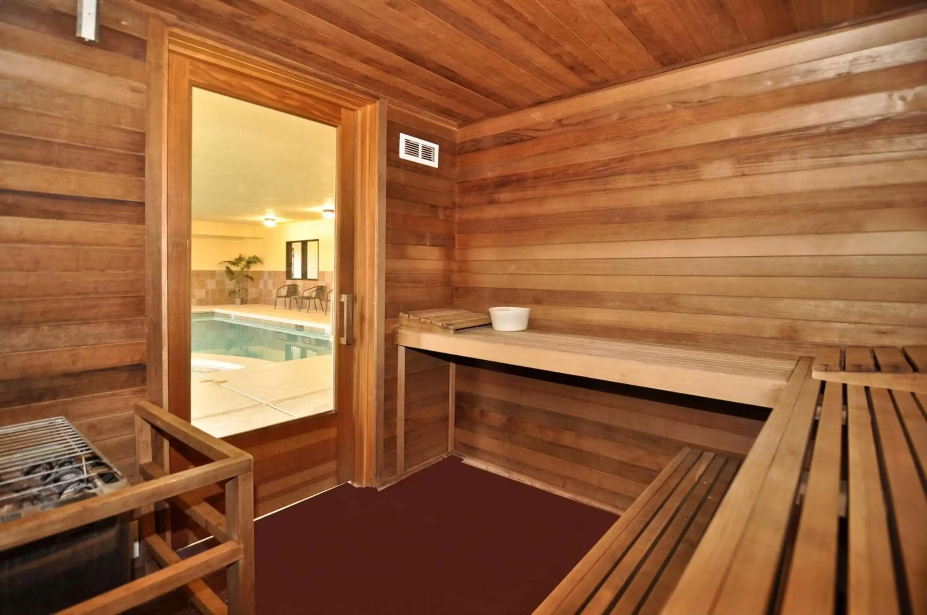 Spa and wellness centre/facilities in Best Western Plus Eagleridge Inn & Suites