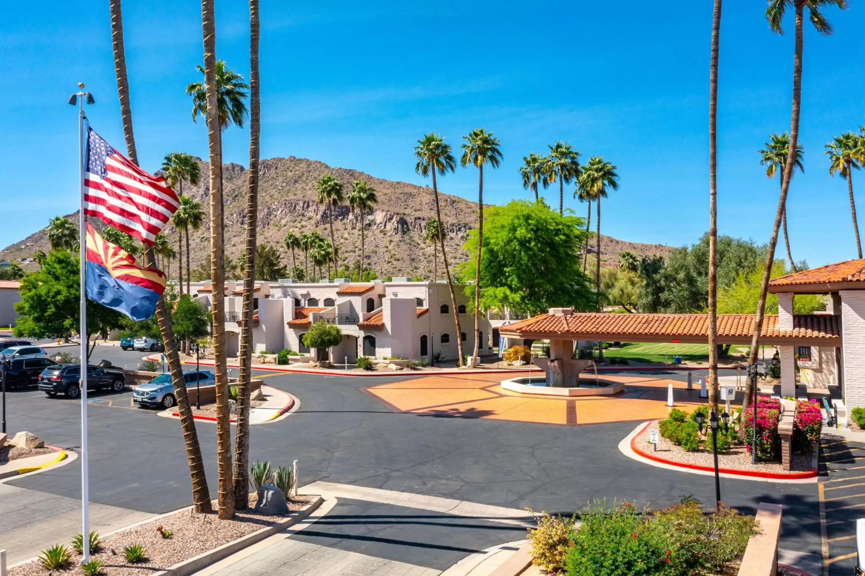 Property building in Scottsdale Camelback Resort