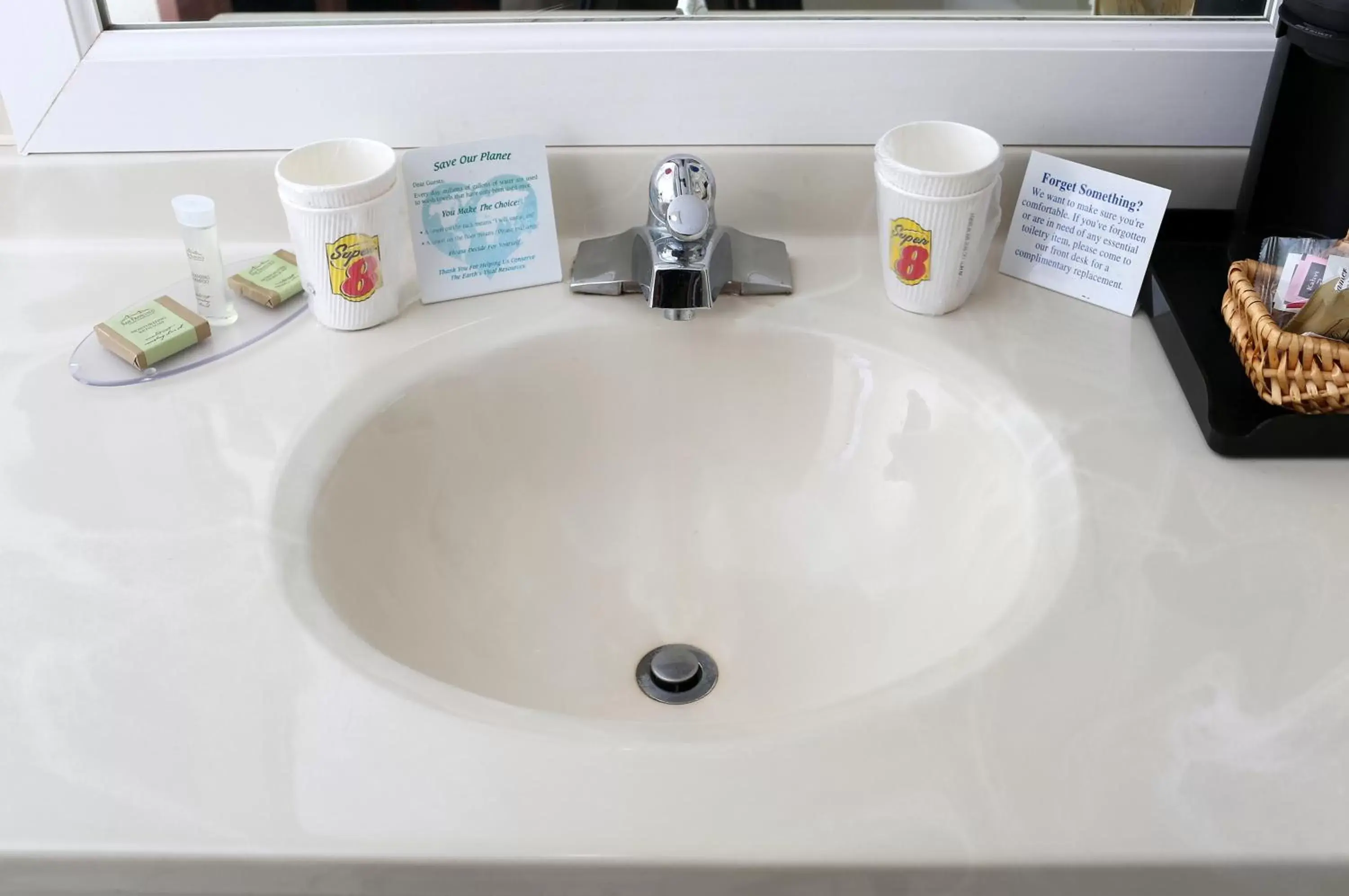 King Room - Non-Smoking in Super 8 by Wyndham Cornelia King Room - Non-Smoking in Super 8 by Wyndham Cornelia