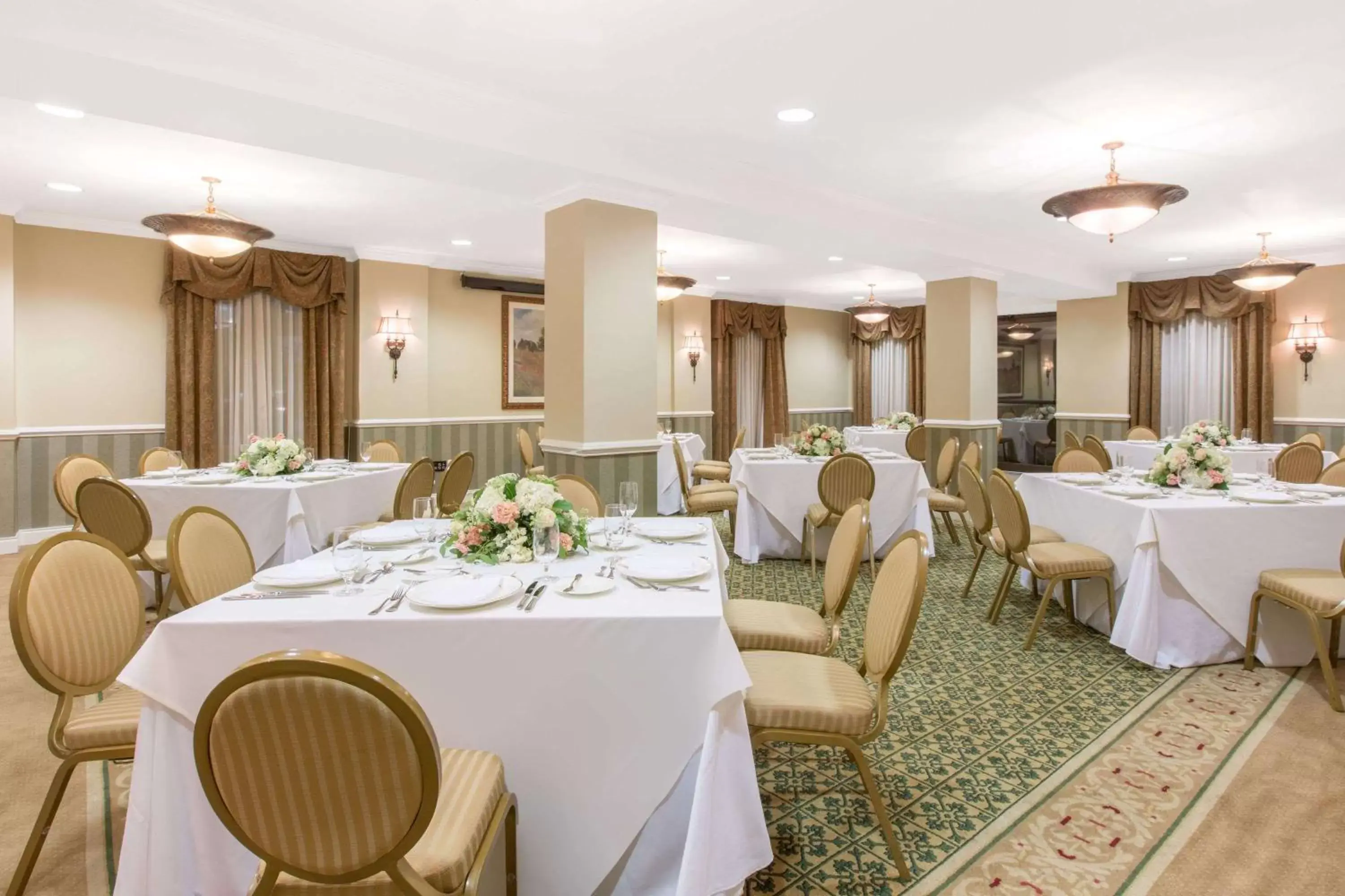 On site, Restaurant/Places to Eat in The George Washington - A Wyndham Grand Hotel