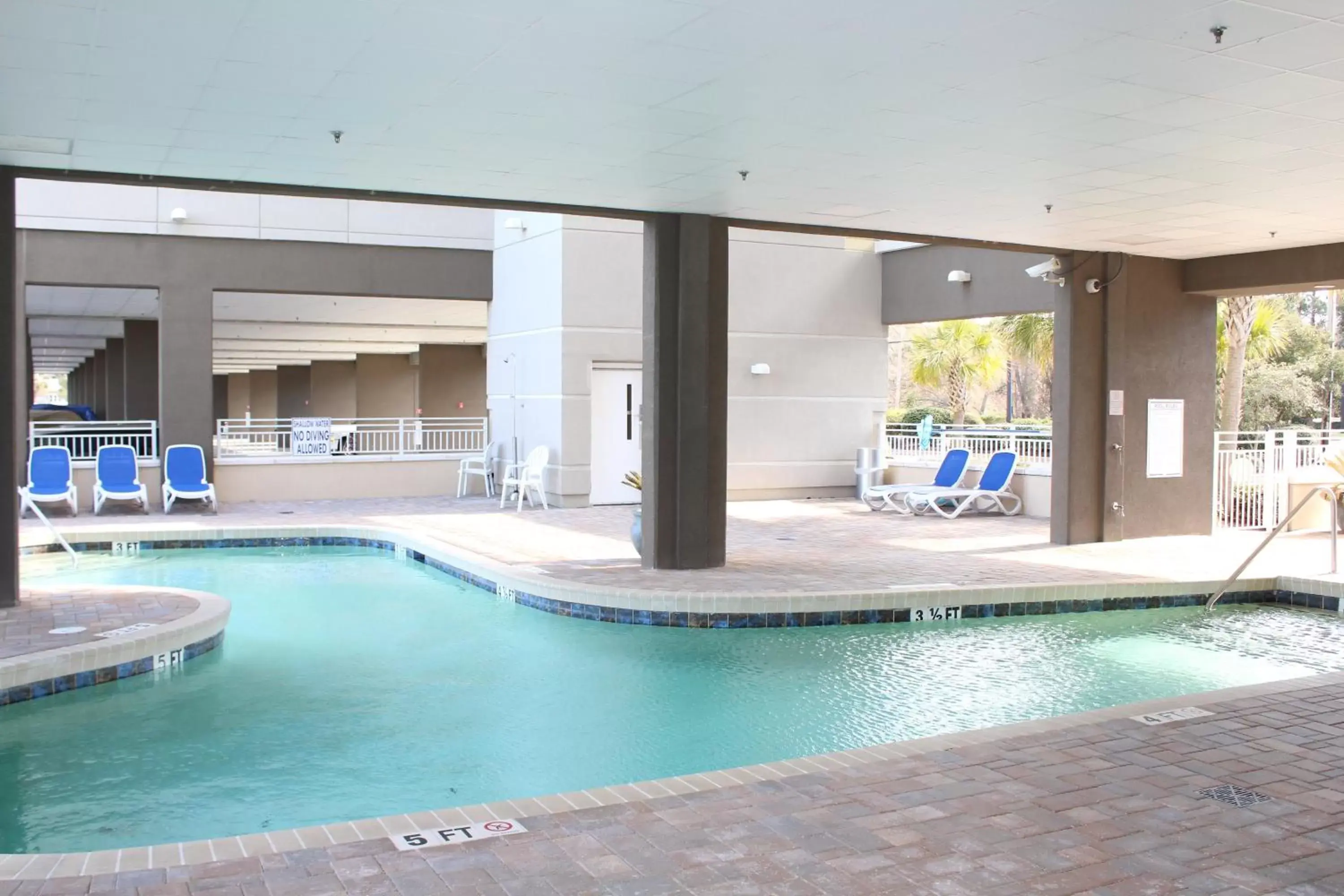 Swimming Pool in Harbourgate Marina Club