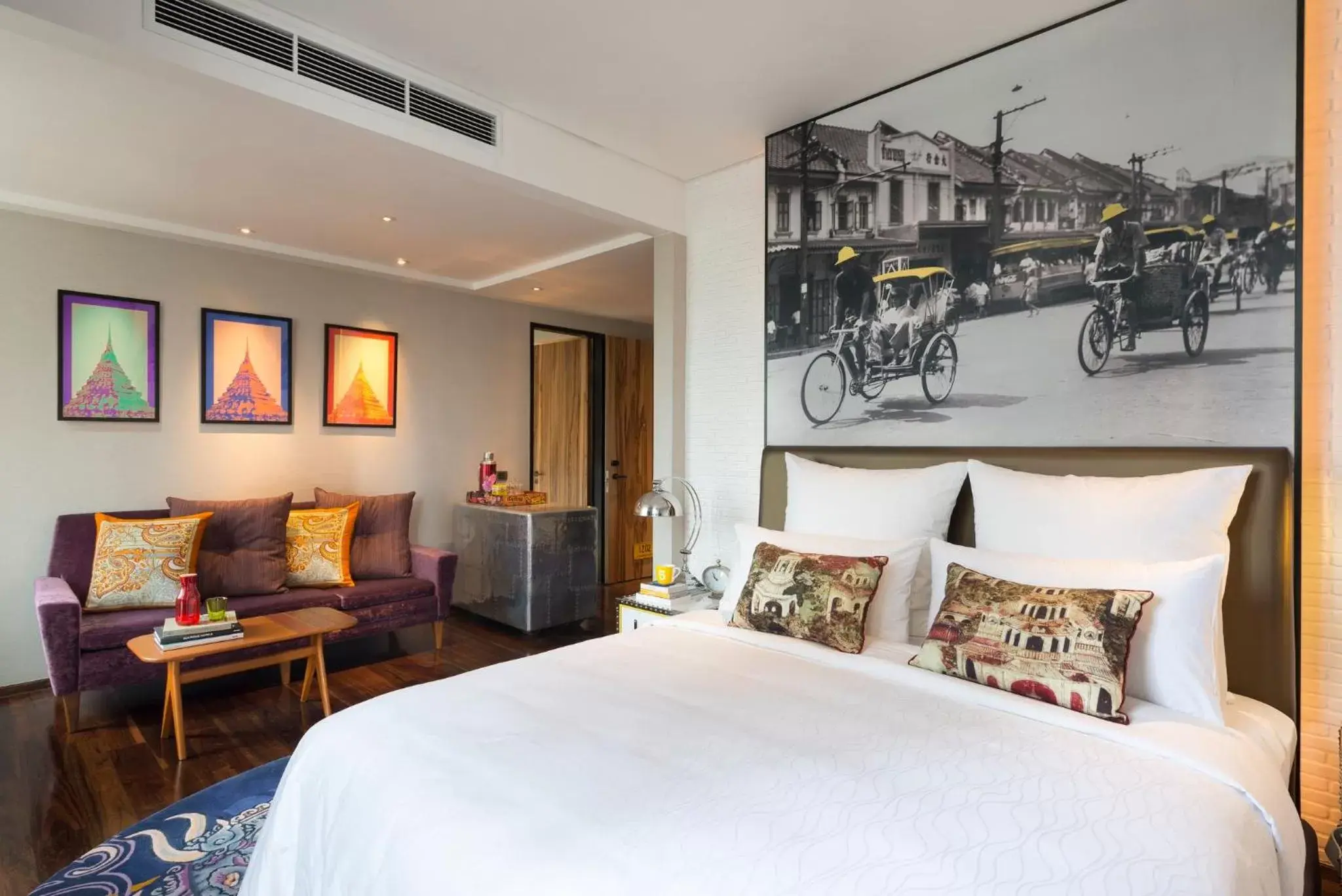 Photo of the whole room, Bed in Hotel Indigo Bangkok Wireless Road, an IHG Hotel