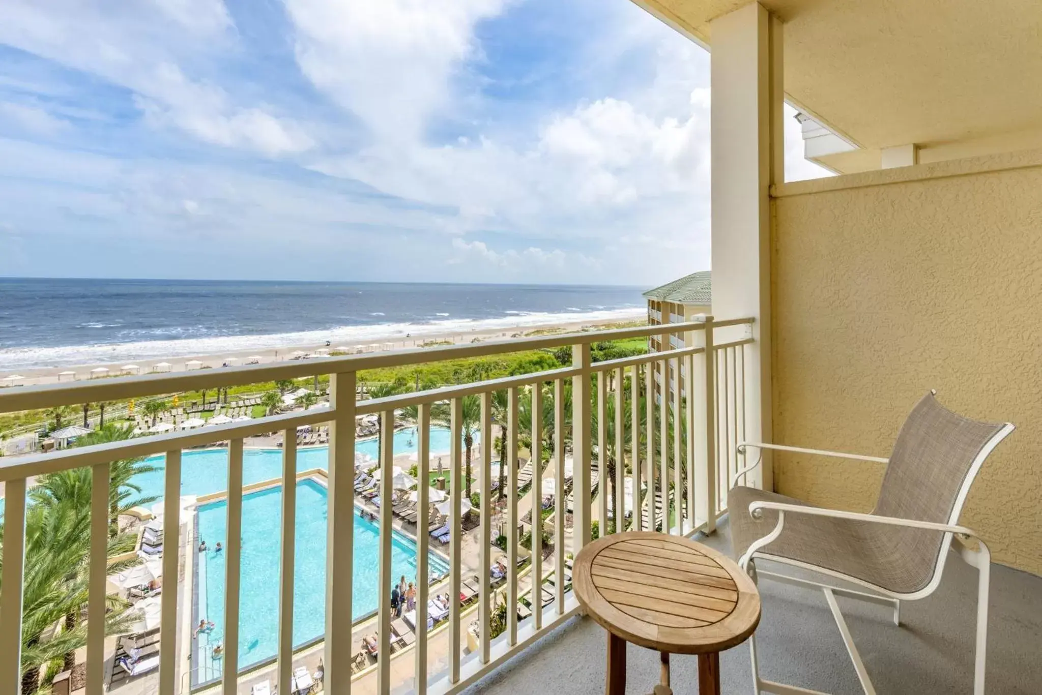 Photo of the whole room, Pool View in Omni Amelia Island Resort