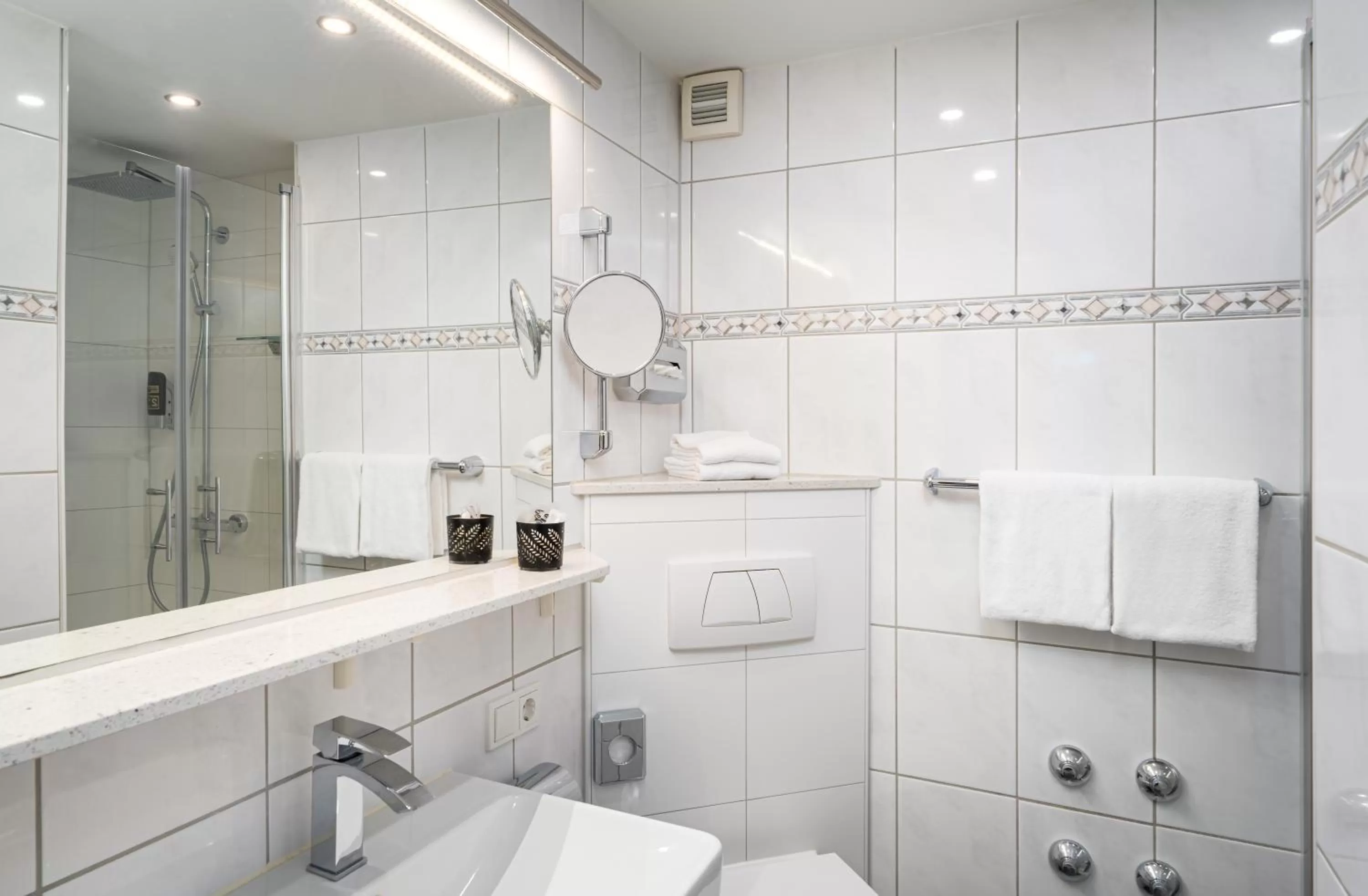 Shower in Arthotel ANA Liberty Bremen City