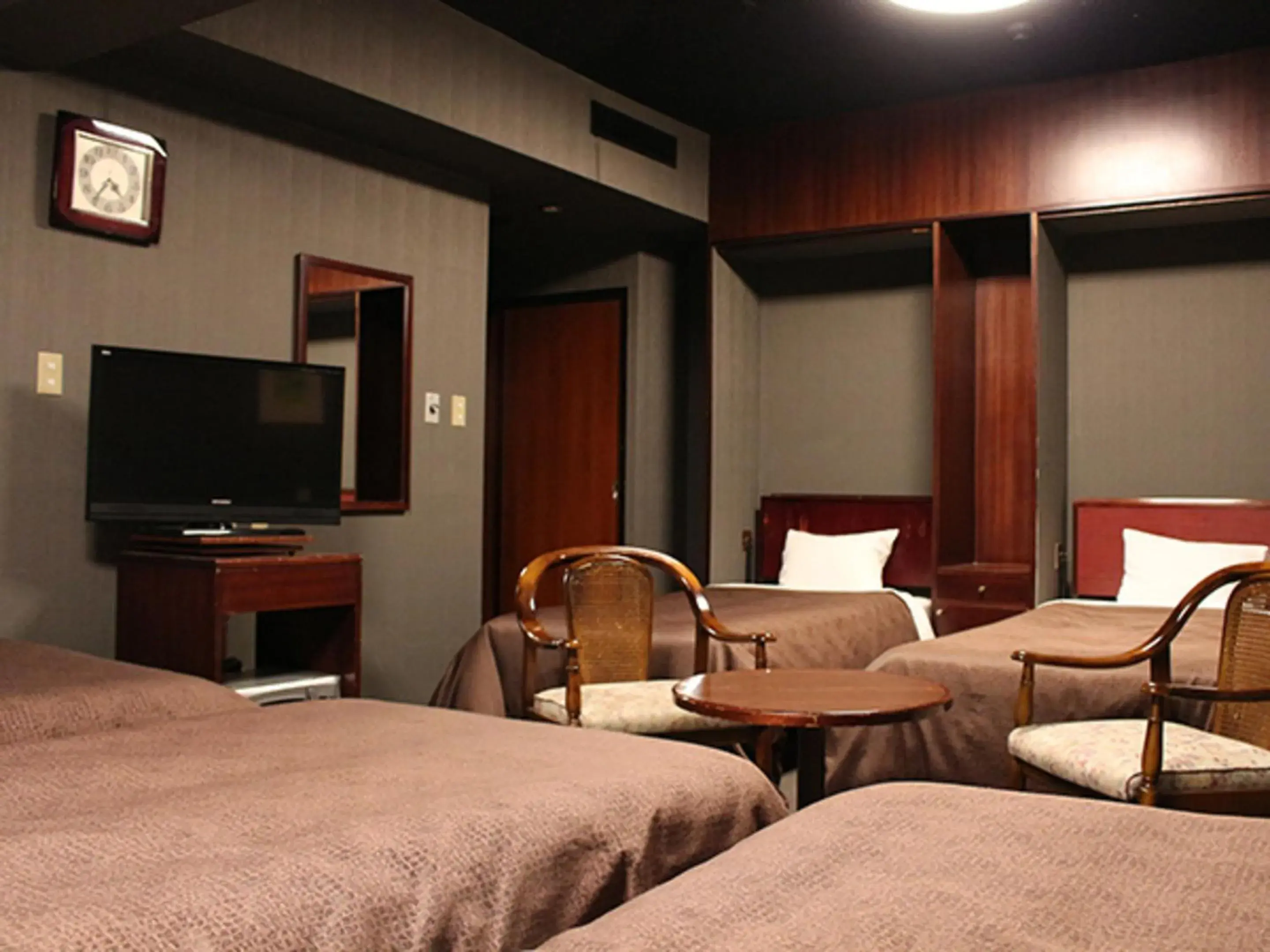 Bed, Seating Area in HOTEL LiVEMAX BUDGET Yokohama Tsurumi