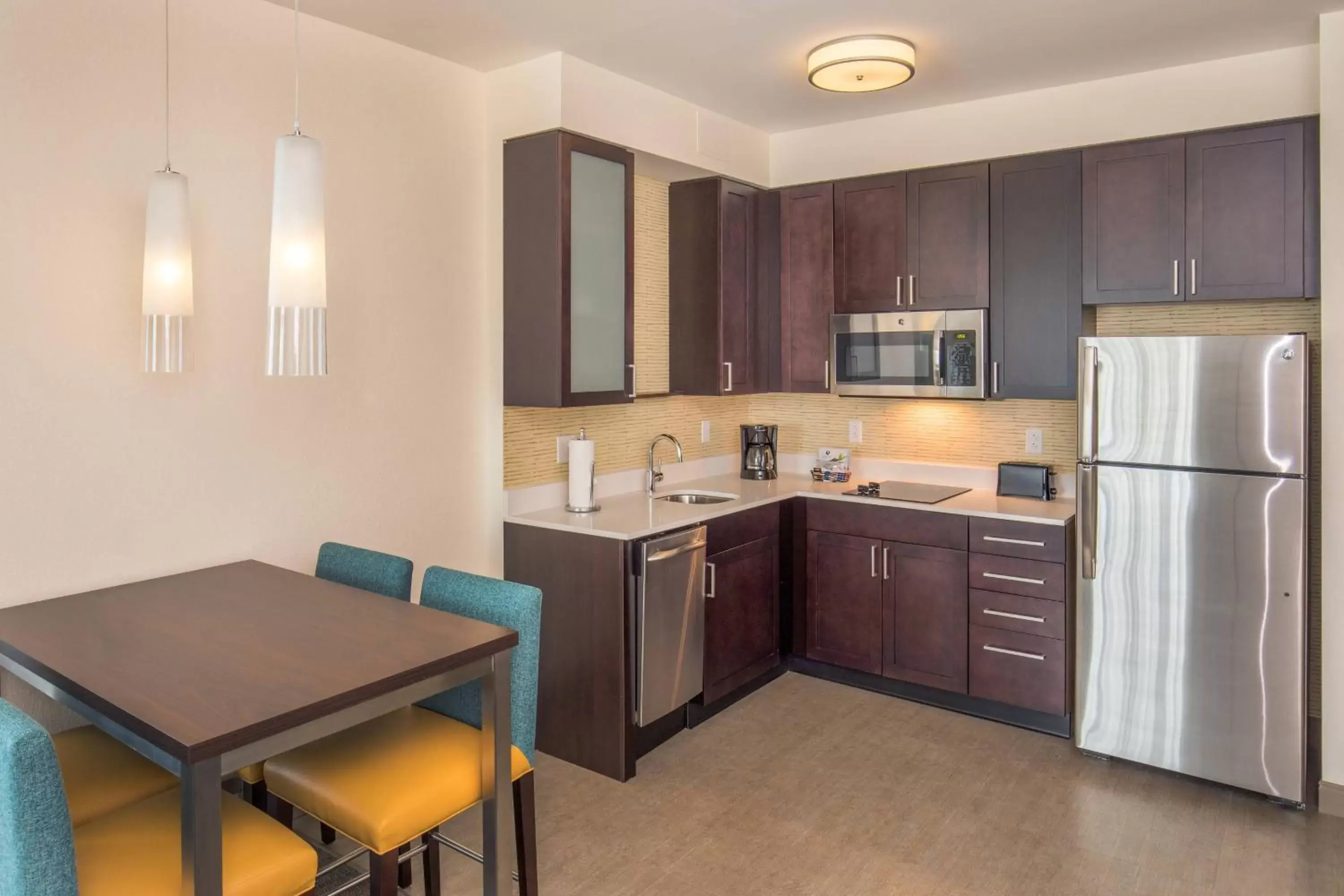 Kitchen or kitchenette, Kitchen/Kitchenette in Residence Inn by Marriott Boston Braintree