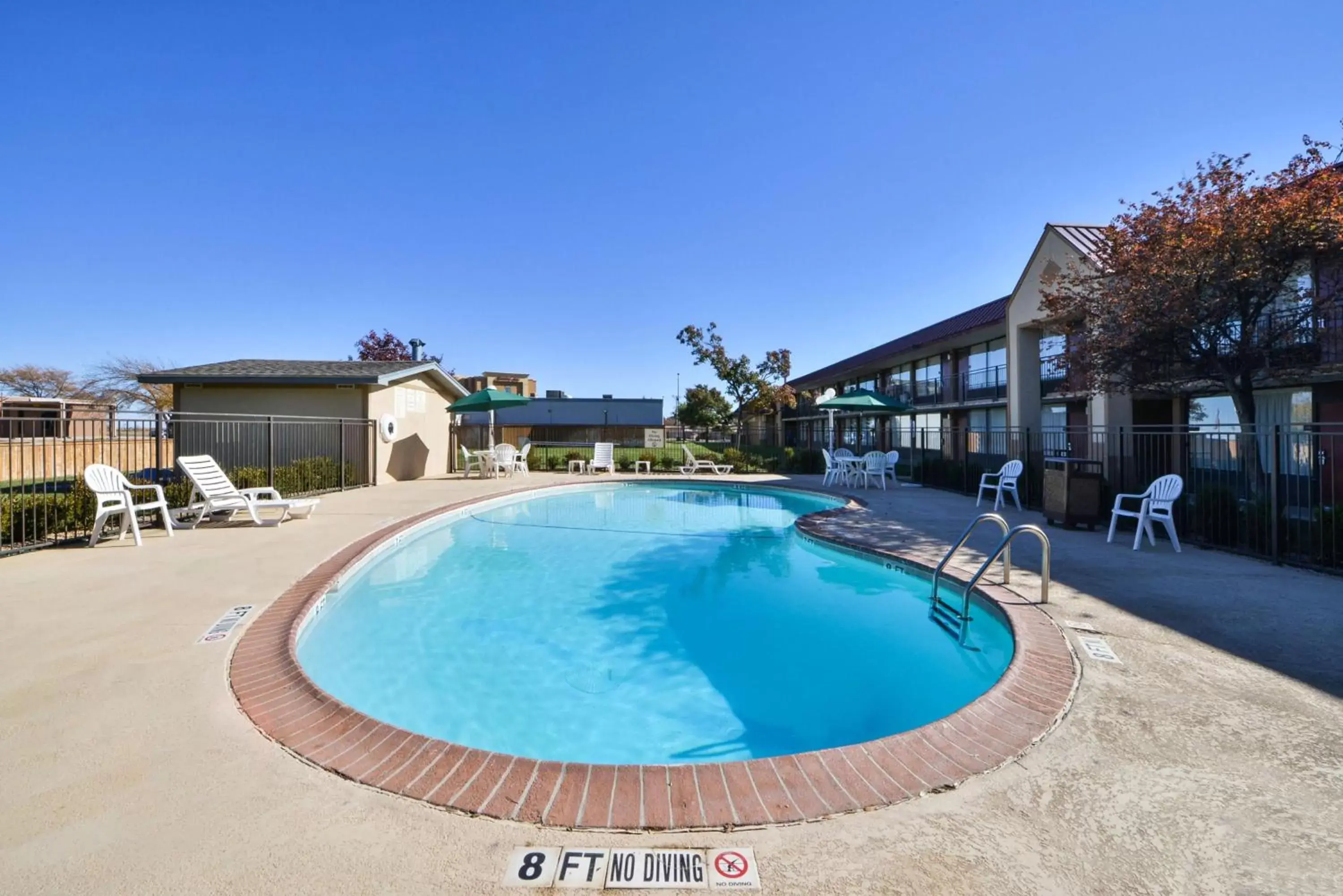 Pool view, Swimming Pool in Best Western Northgate Inn Pampa