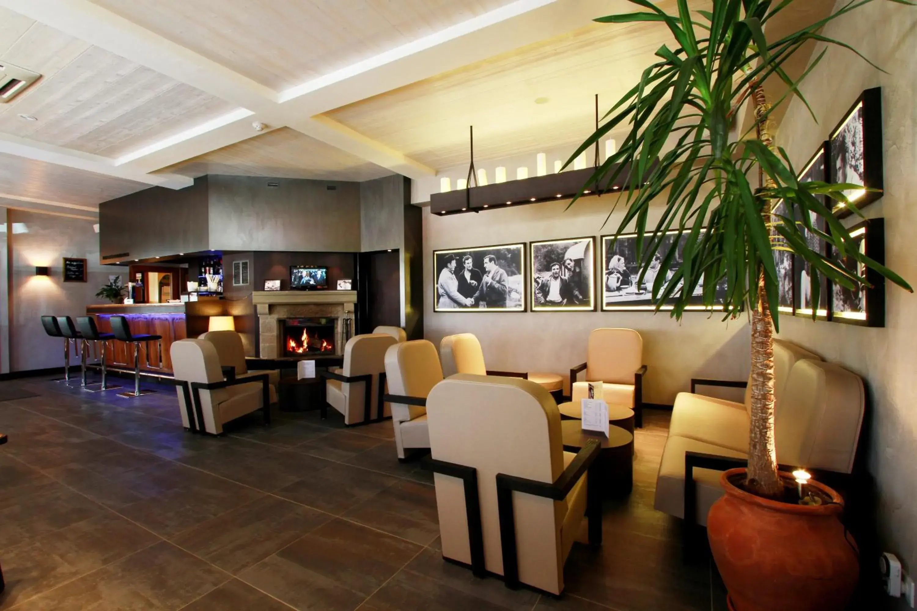 Lobby or reception, Lounge/Bar in Hotel de la Jamagne & Spa