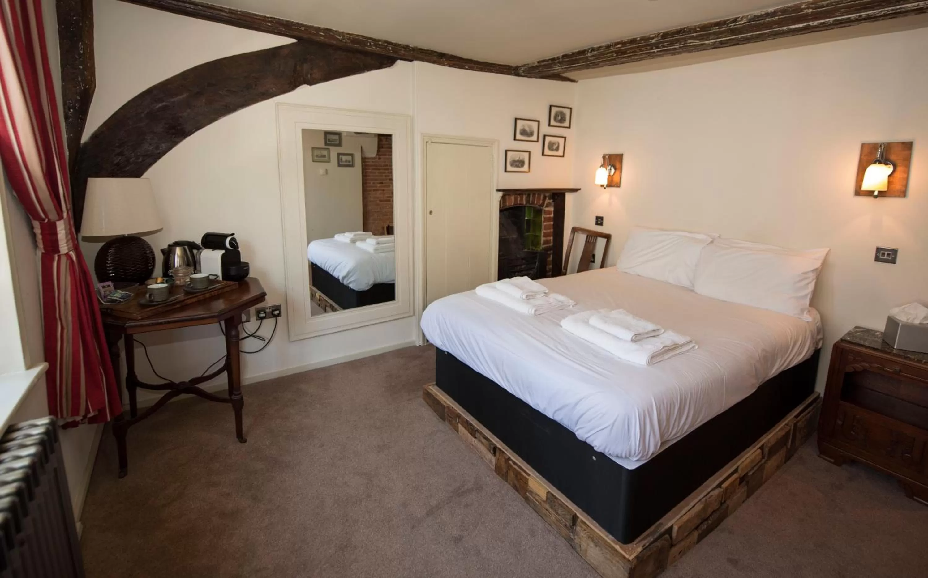 Photo of the whole room, Bed in Alma Inn & Dining Rooms