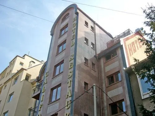 Facade/entrance in California Hotel