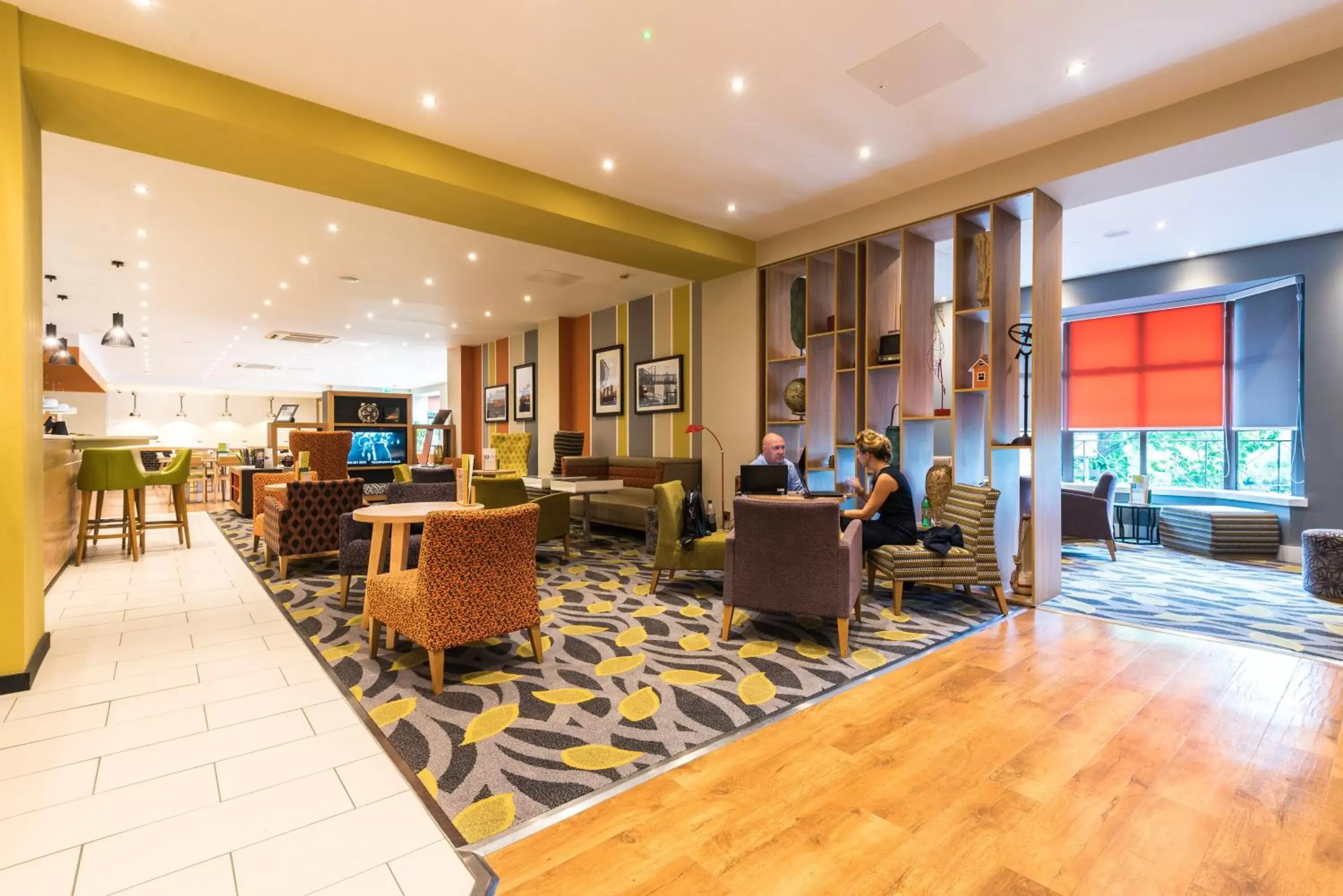 Lounge or bar, Lobby/Reception in Holiday Inn Rotherham-Sheffield M1,Jct.33, an IHG Hotel