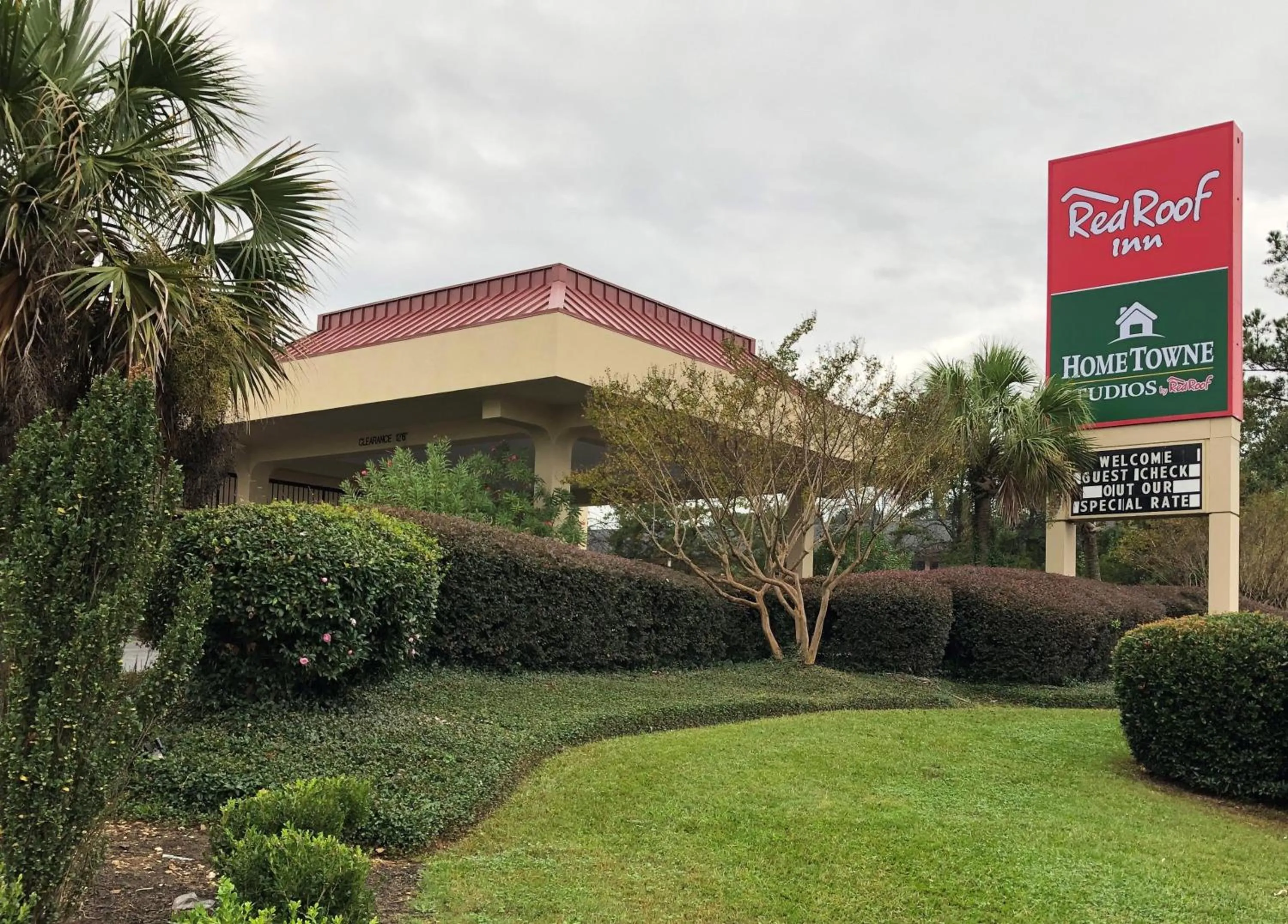 Property building in HomeTowne Studios by Red Roof Augusta