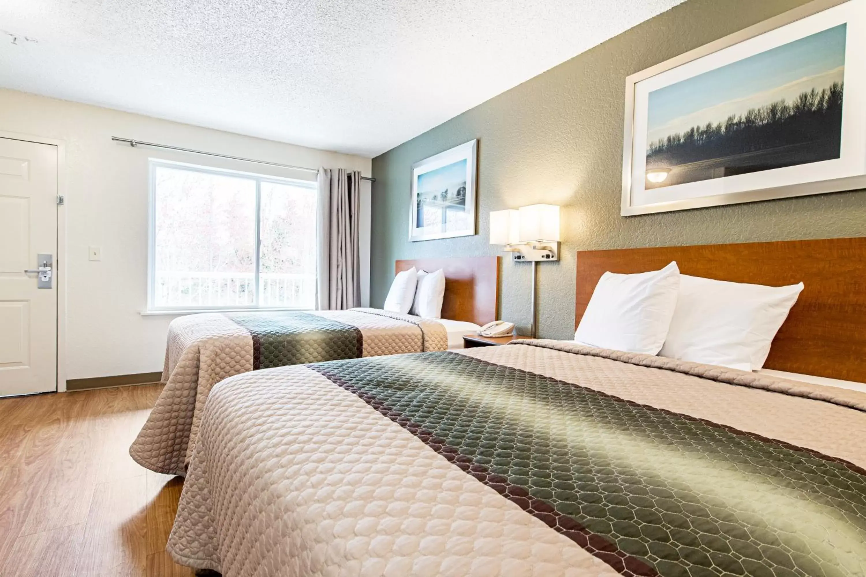 Photo of the whole room, Bed in HomeTowne Studios by Red Roof Tacoma - Puyallup Photo of the whole room, Bed in HomeTowne Studios by Red Roof Tacoma - Puyallup