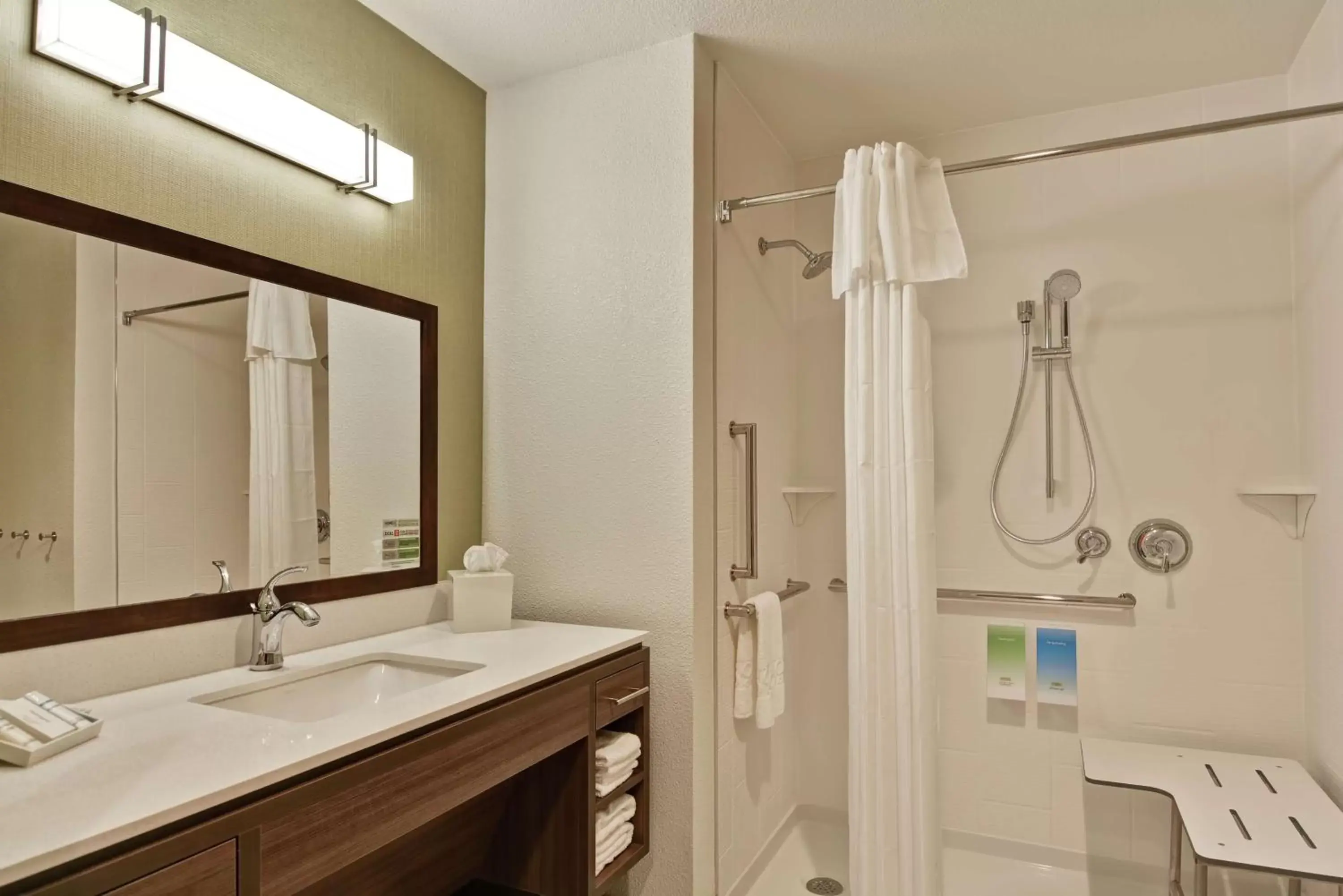 Bathroom in Home2 Suites by Hilton Rochester Mayo Clinic Area