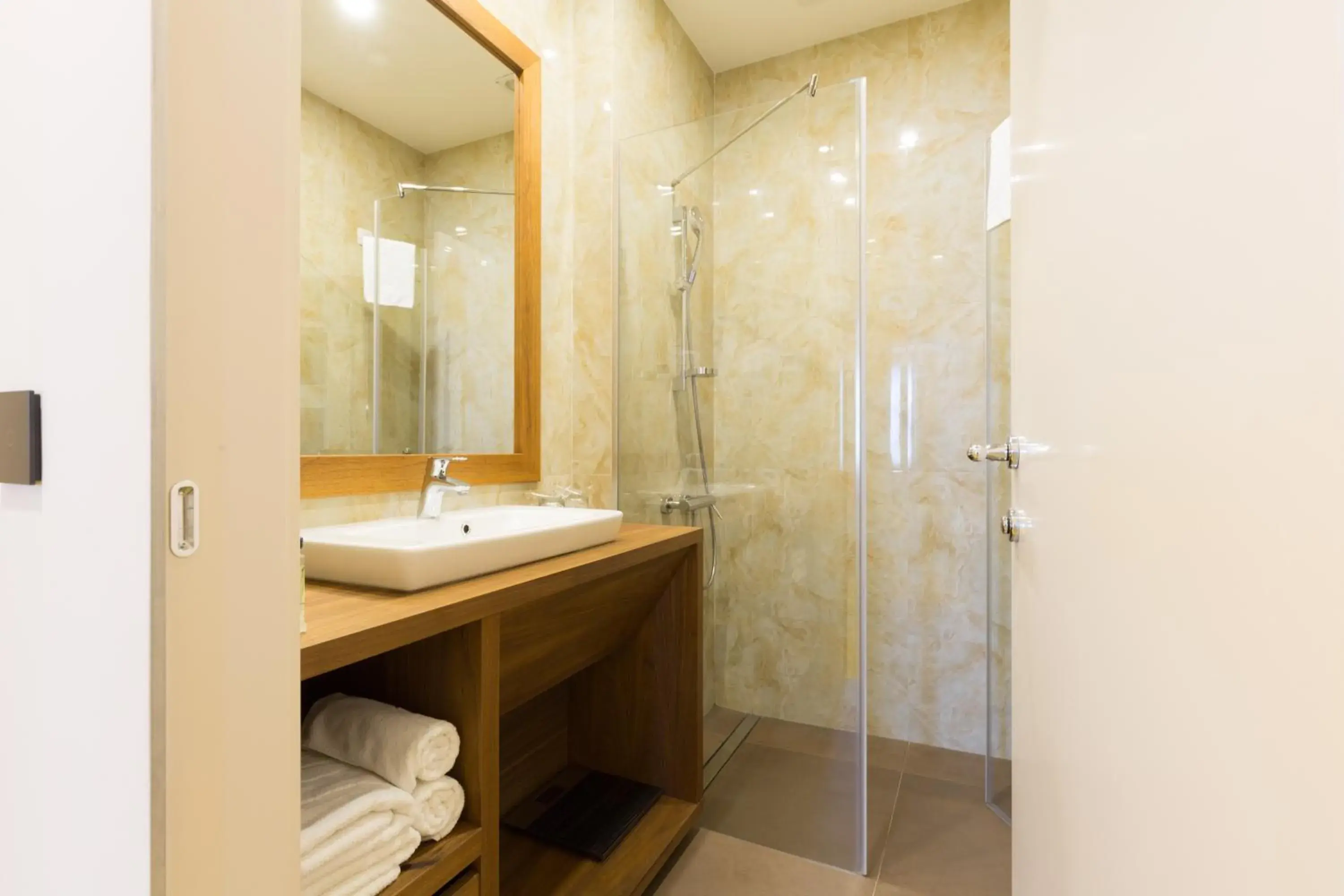 Bathroom in Hotel City Savoy