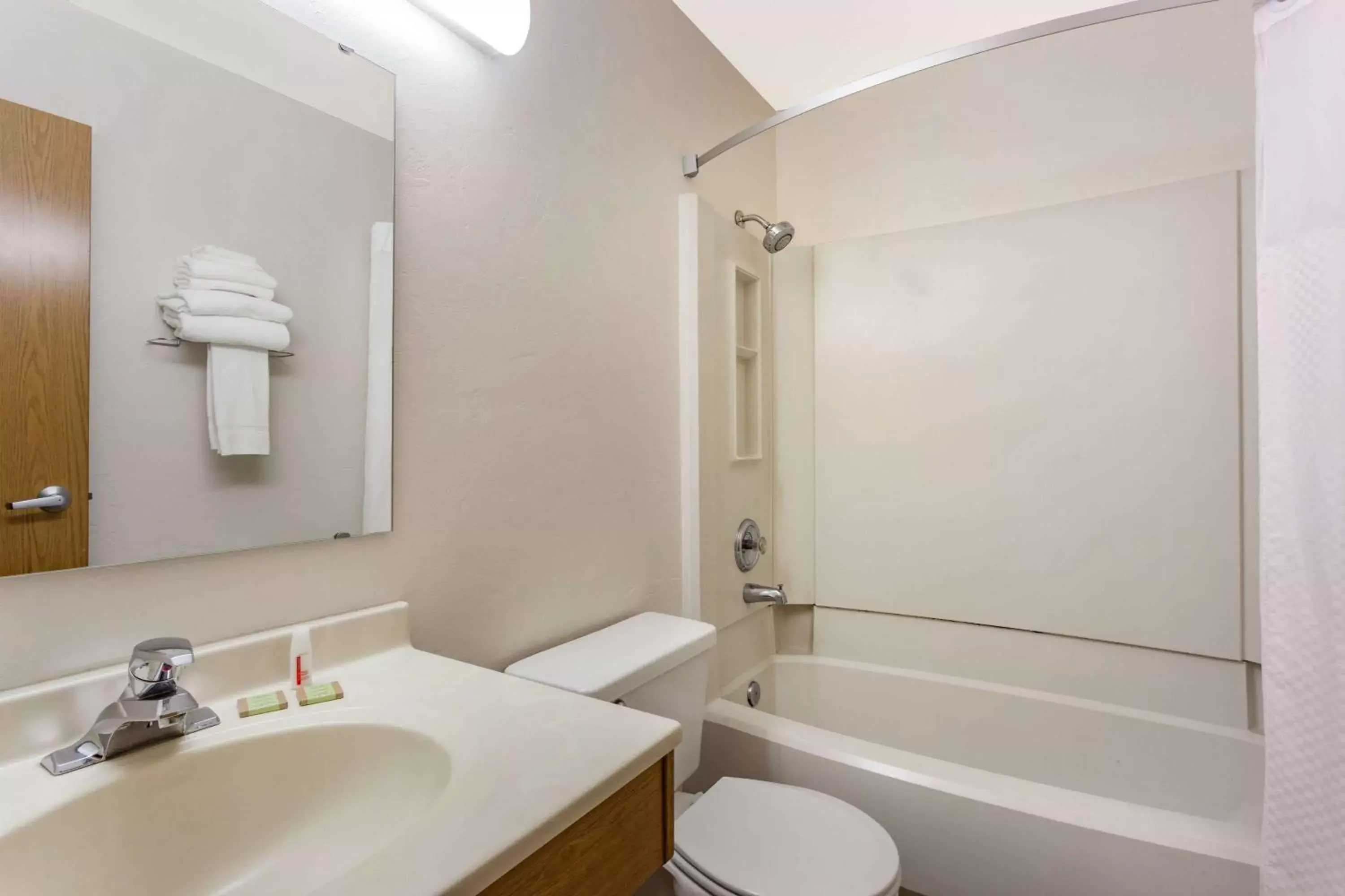 Bathroom in Super 8 by Wyndham Union Gap Yakima Area