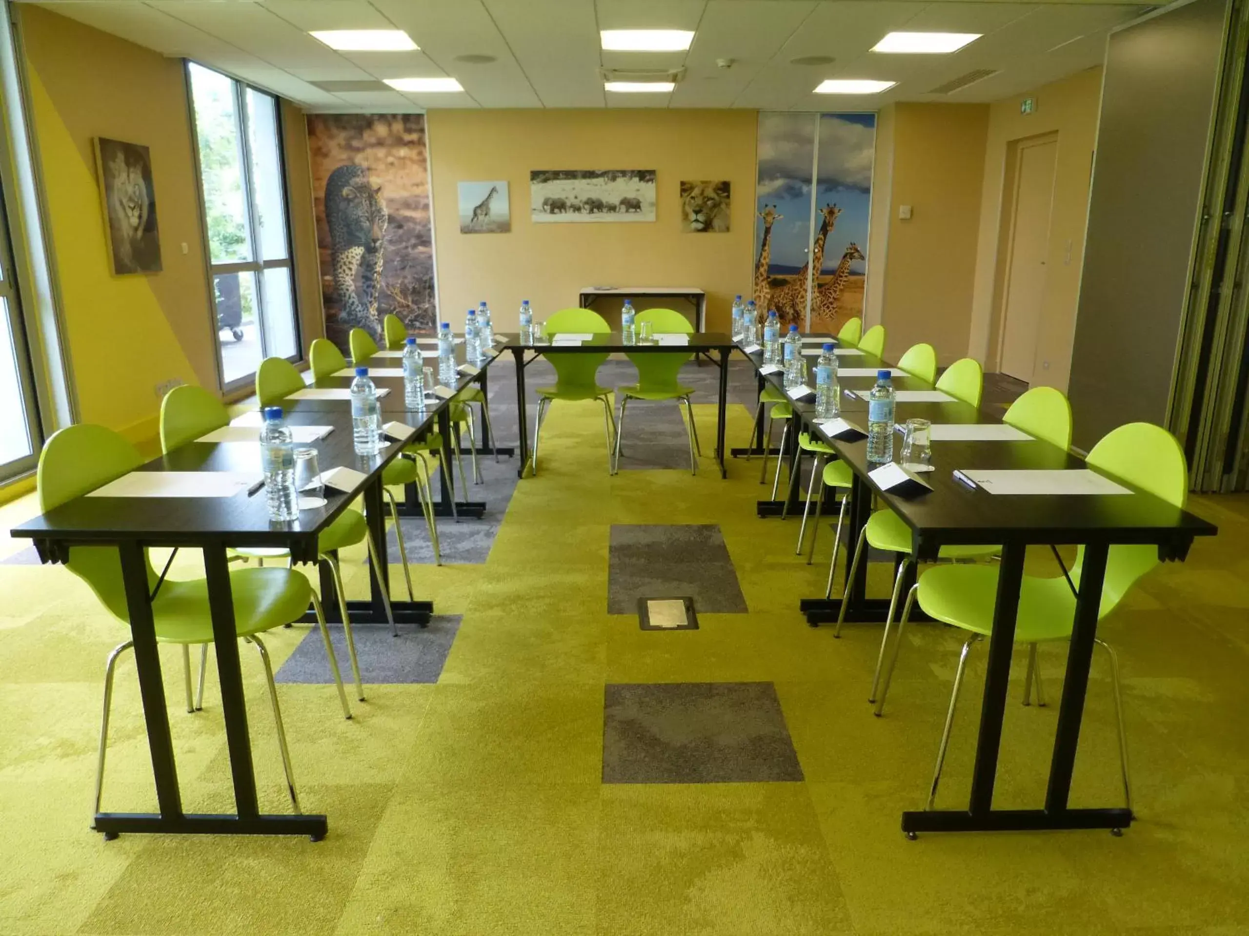 Meeting/conference room, Restaurant/Places to Eat in Best Western Aquakub