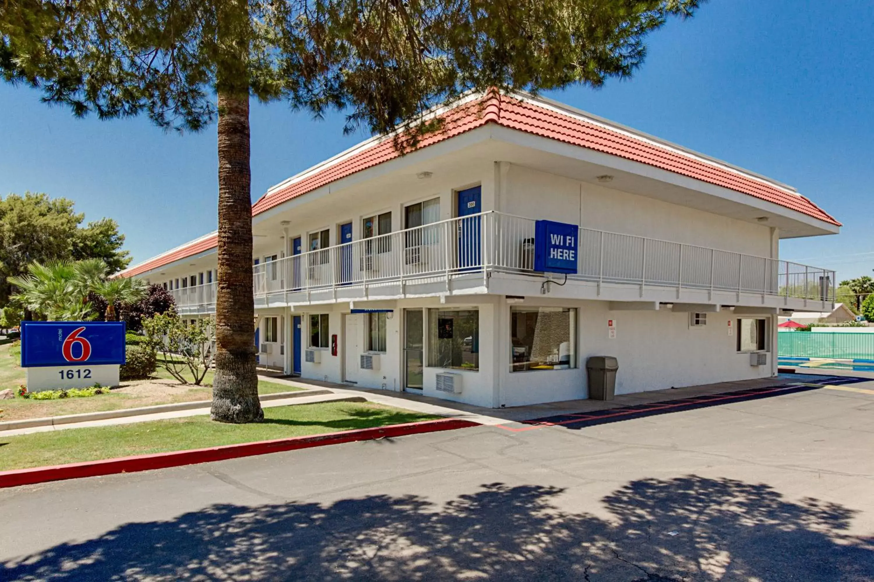 Facade/entrance, Property Building in Motel 6-Tempe, AZ - Scottsdale South