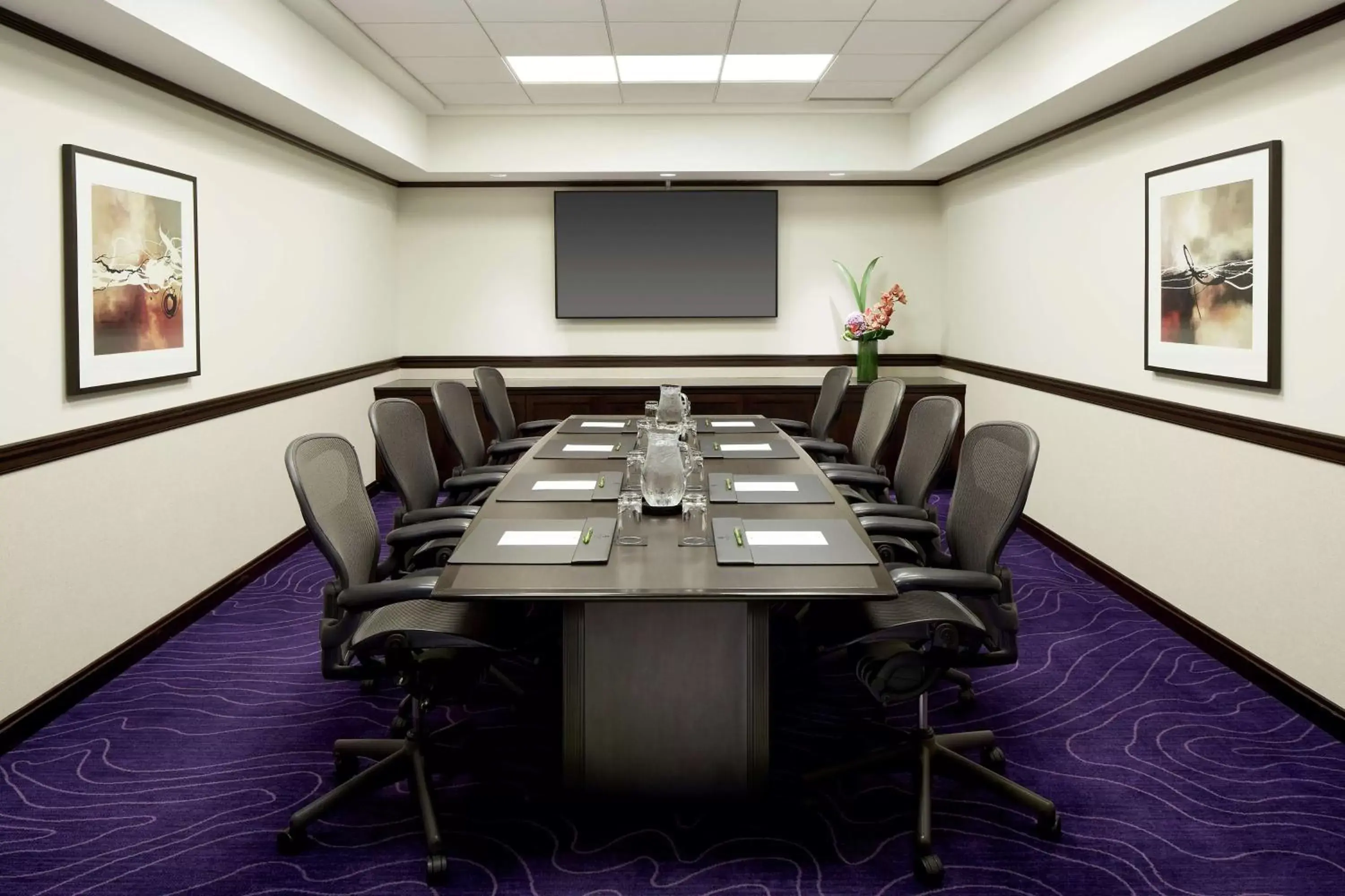 Meeting/conference room in DoubleTree By Hilton Montreal