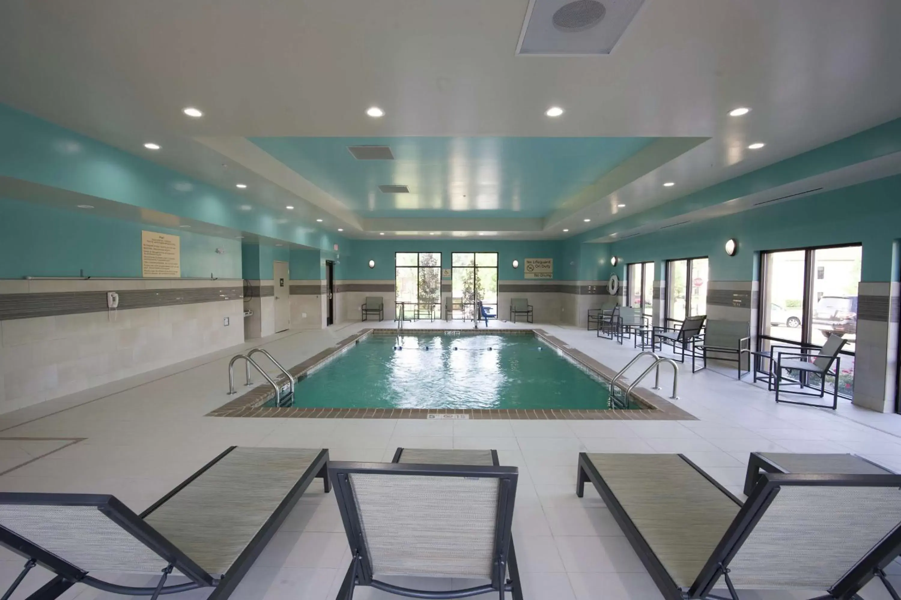 Pool view in Hampton Inn & Suites Ridgeland Pool view in Hampton Inn & Suites Ridgeland