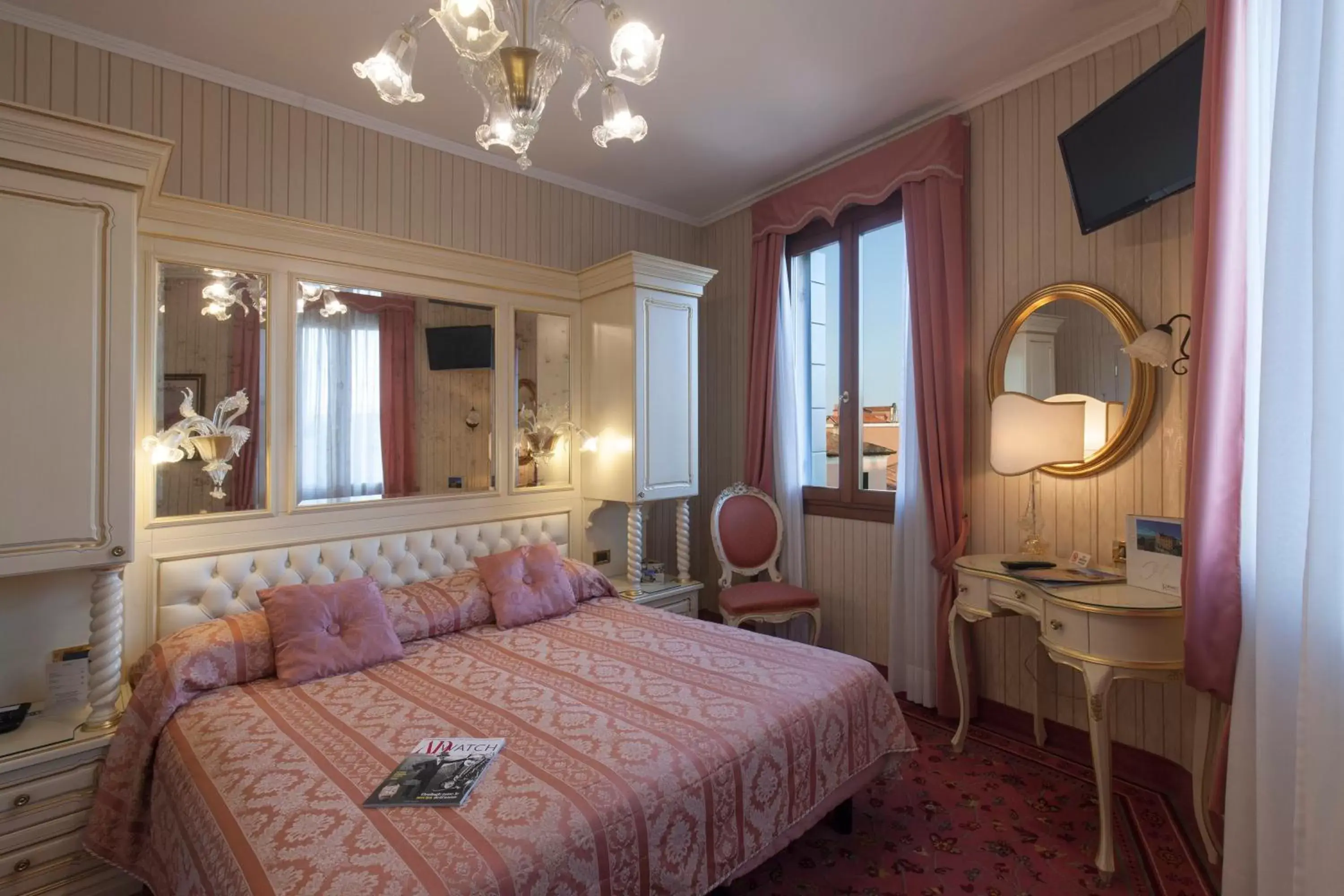 Bedroom, Bed in Hotel Riviera Venezia Lido
