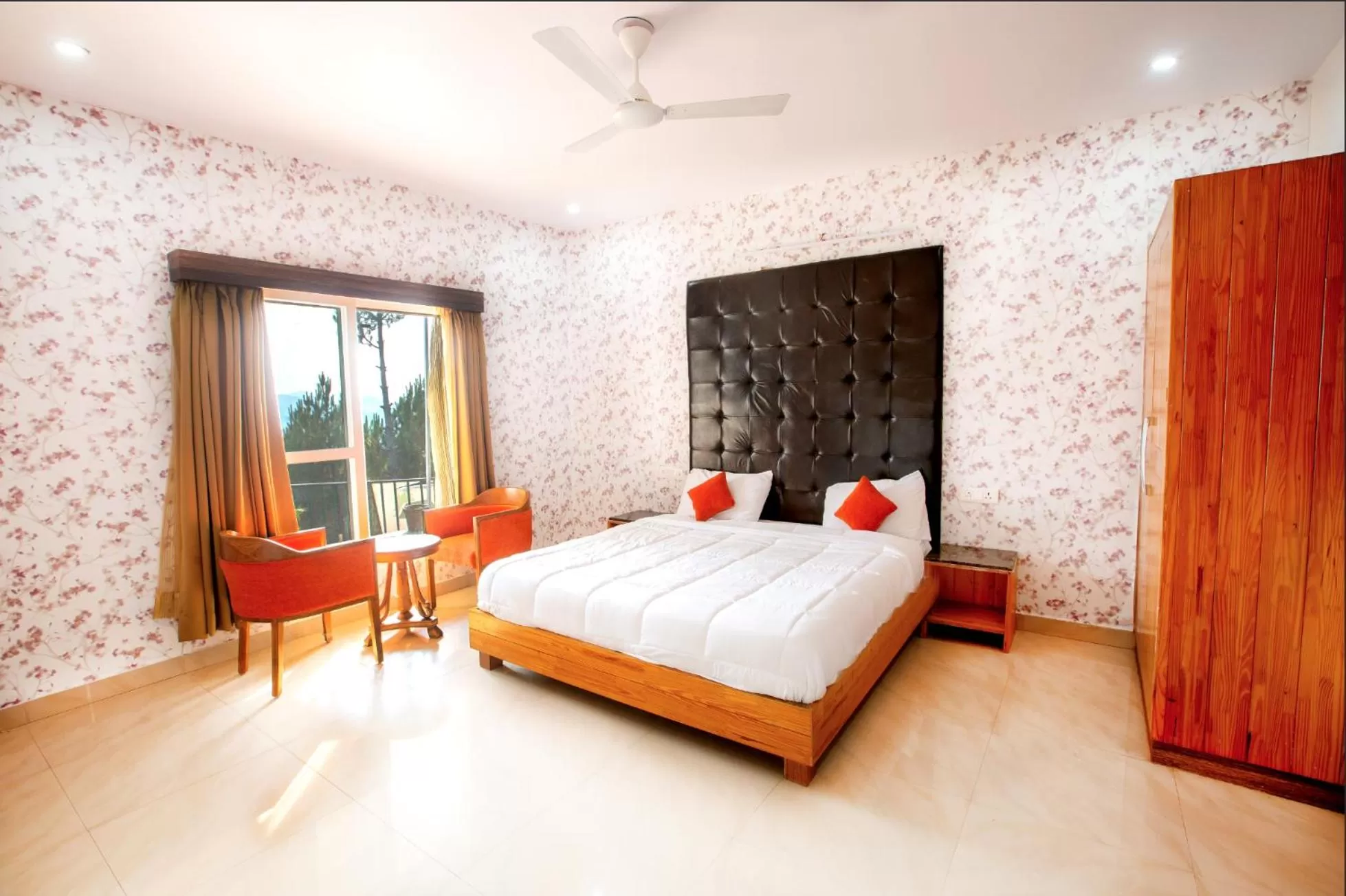 Bedroom, Bed in Blue Pine Orchards - Villas