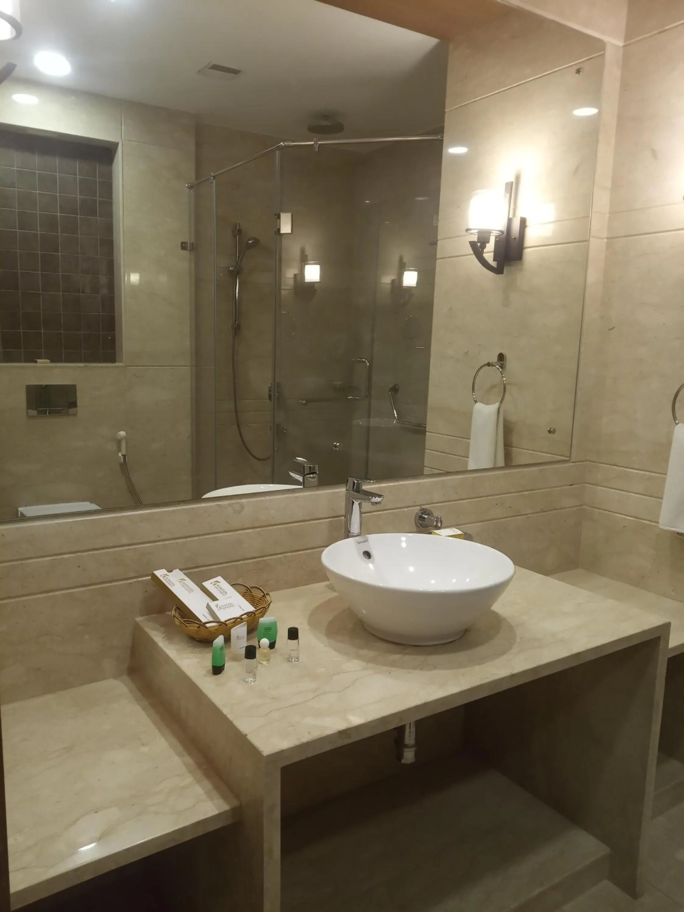 Bathroom in Kiscol Grands Hotel