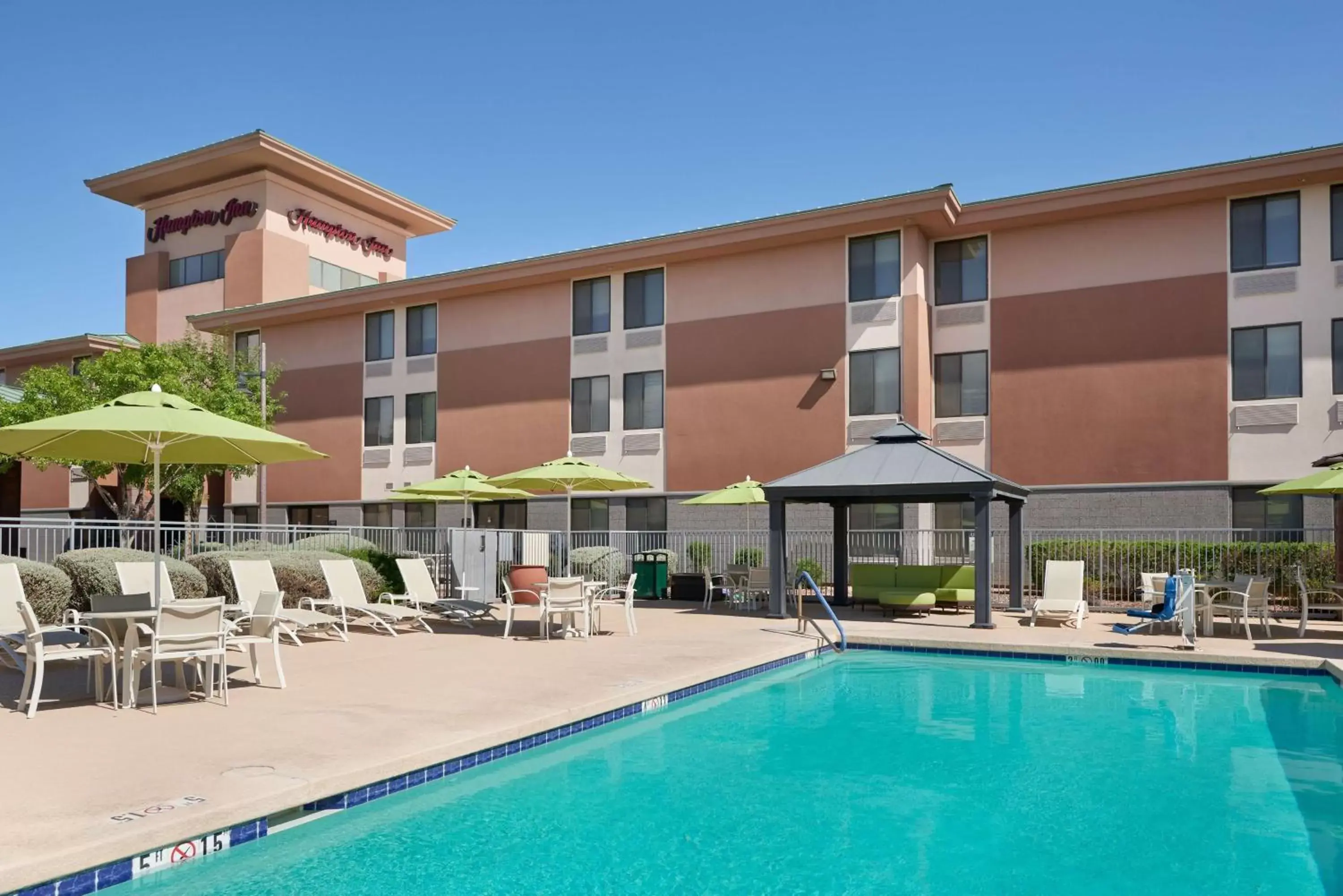 Swimming pool, Property Building in Hampton Inn Phoenix/Anthem