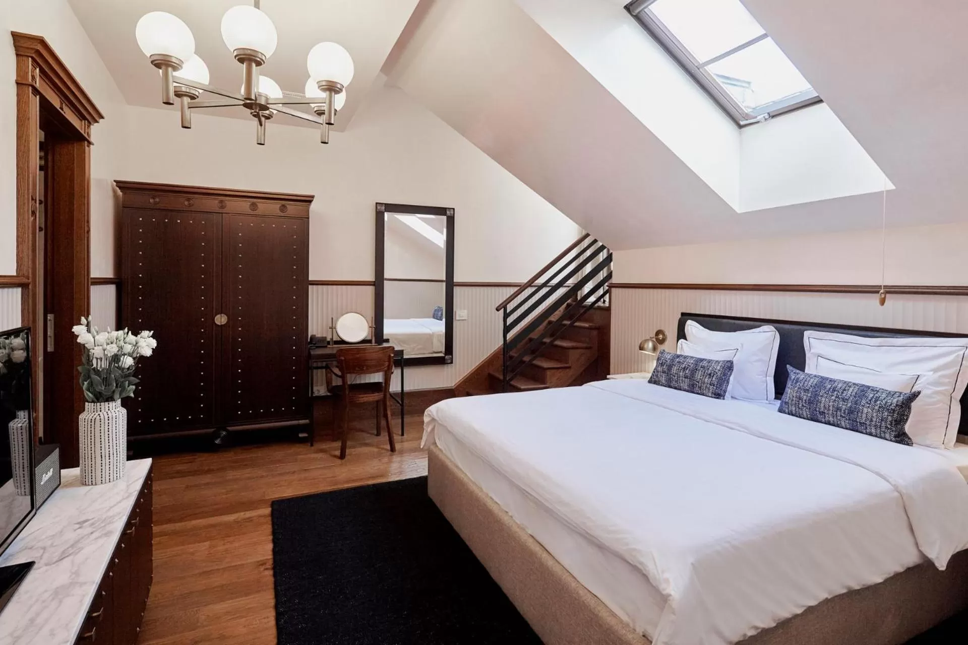 Photo of the whole room, Bed in Callas House