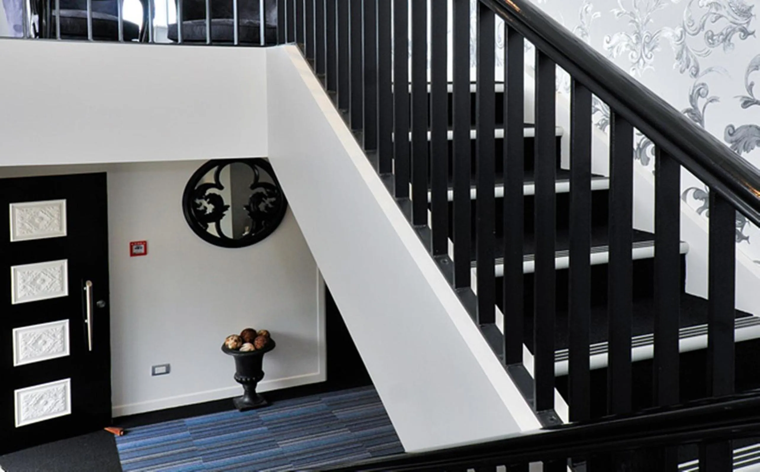 Lobby or reception in Black Swan Lakeside Boutique Hotel